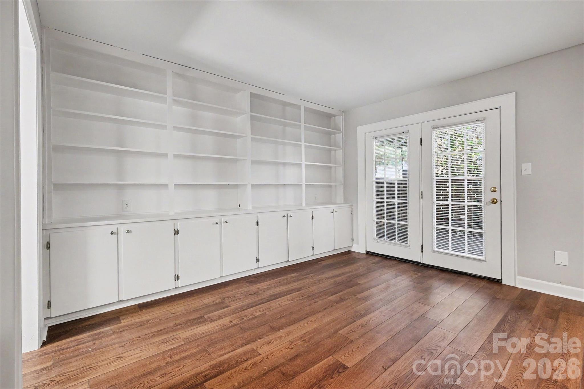 2705 N Center Street 2 Property Photo 10