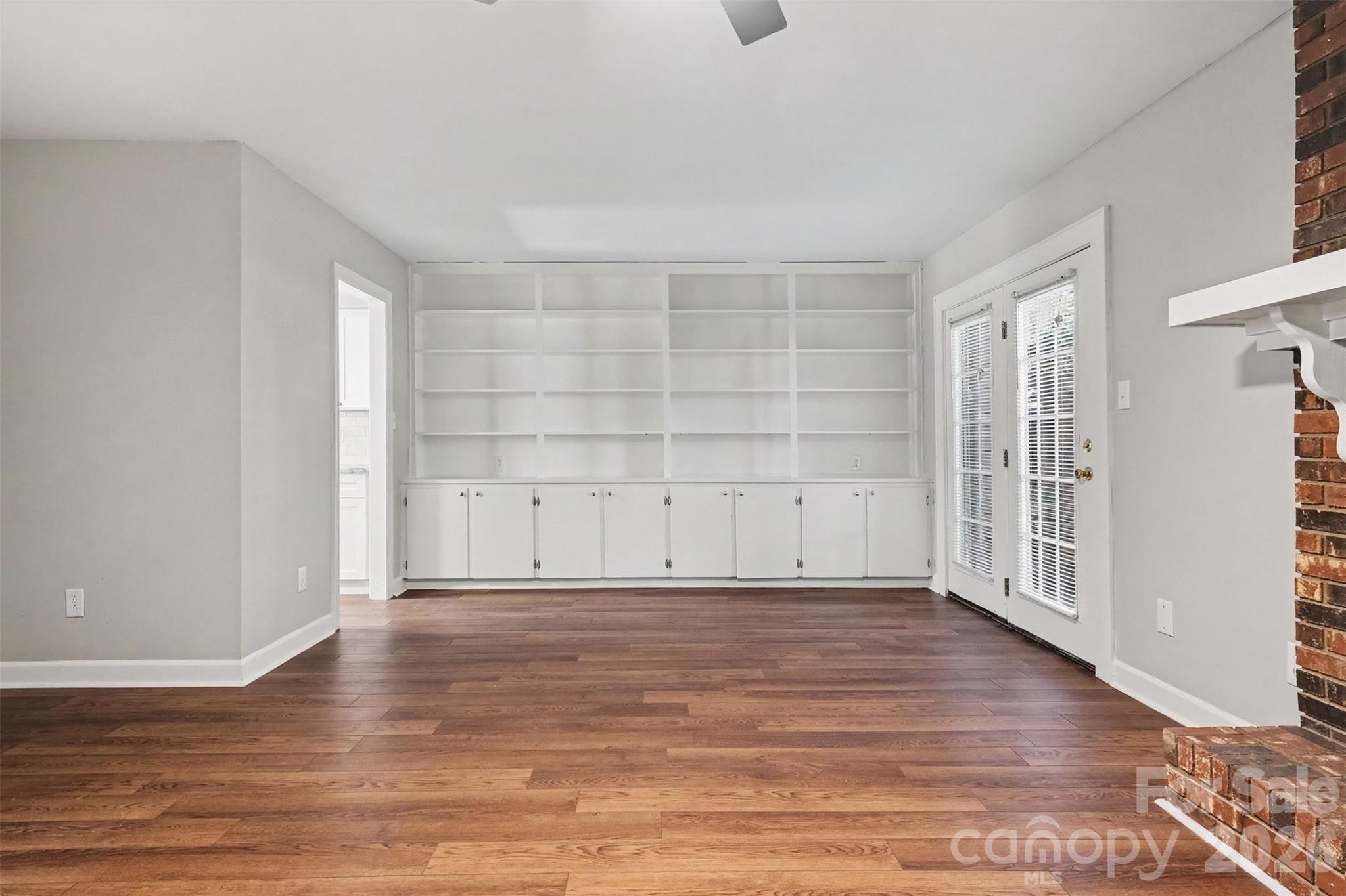 2705 N Center Street 2 Property Photo 11