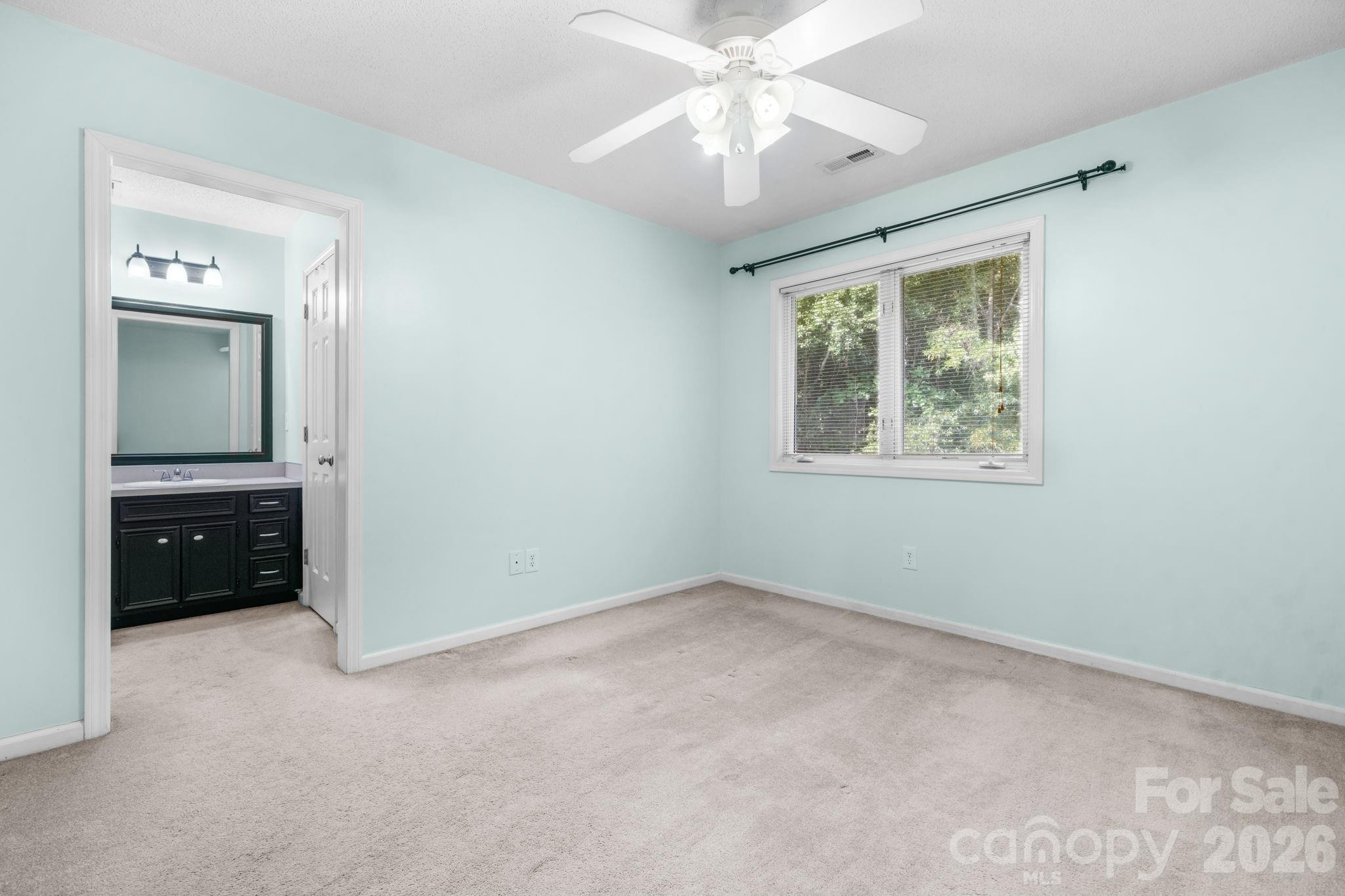 3245 White Oak Court Property Photo 12