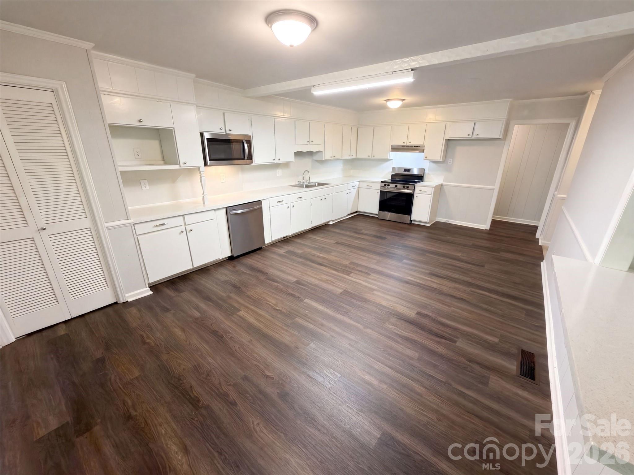 1018 Wade Rorie Road Property Photo 2