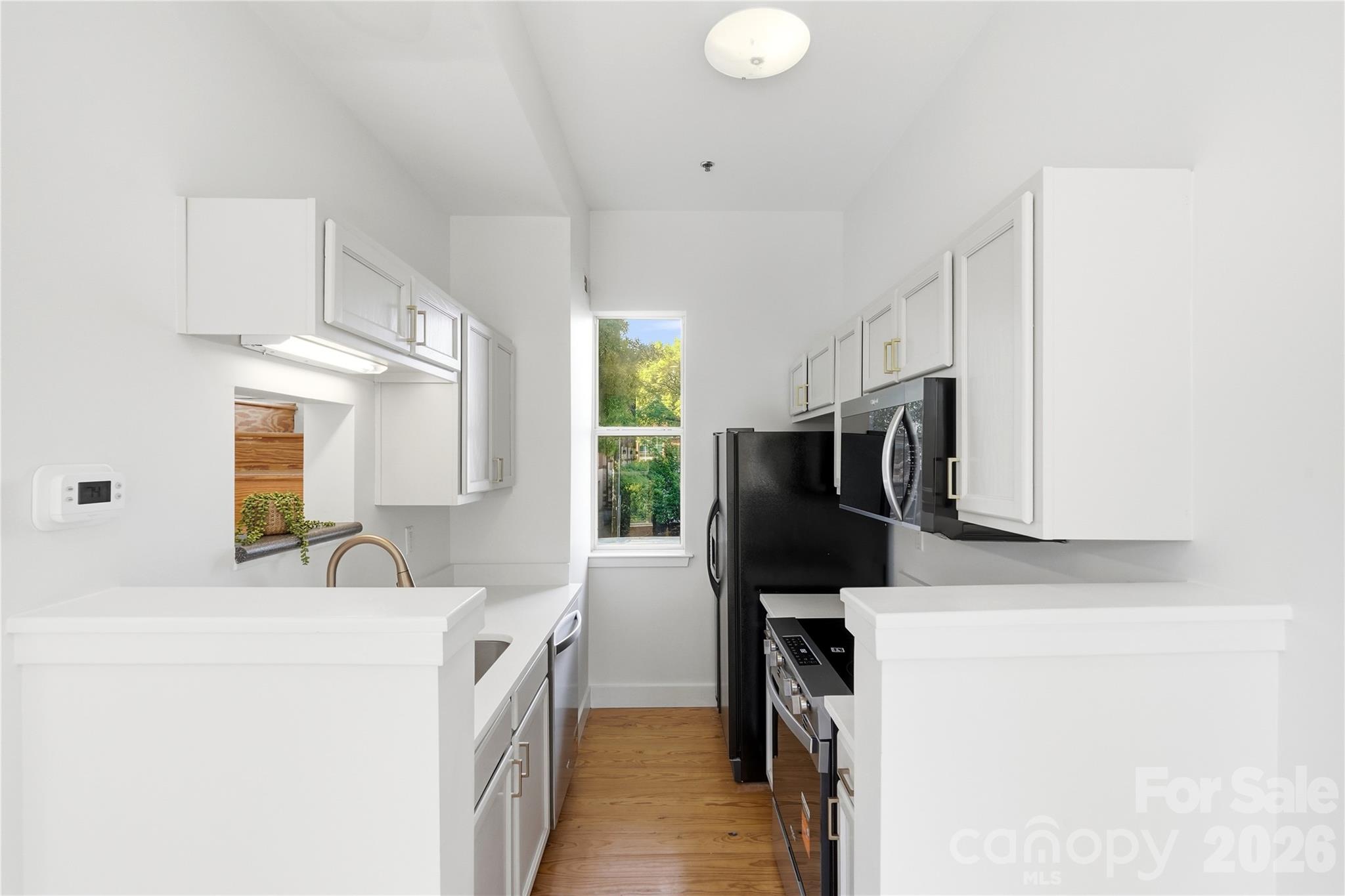 2090 Atherton Heights Lane Property Photo 4