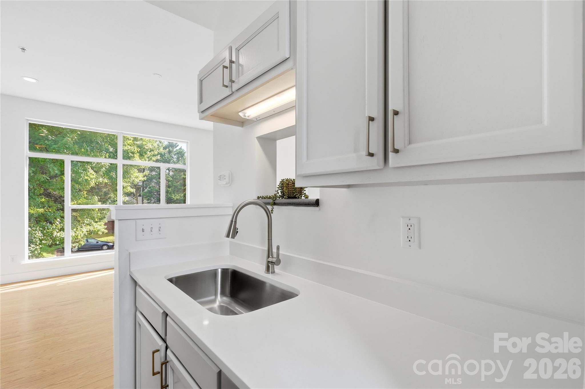 2090 Atherton Heights Lane Property Photo 6