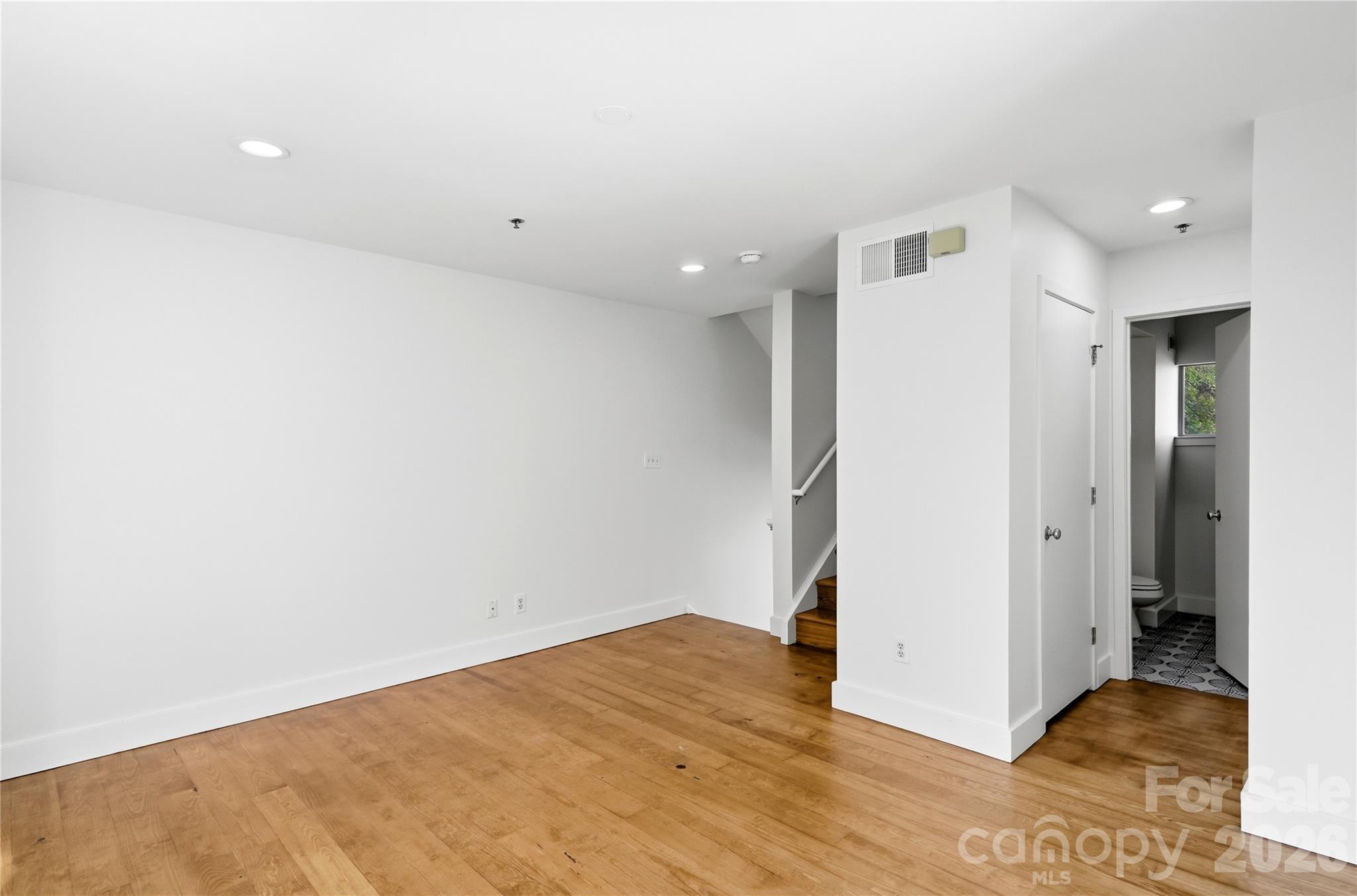 2090 Atherton Heights Lane Property Photo 9