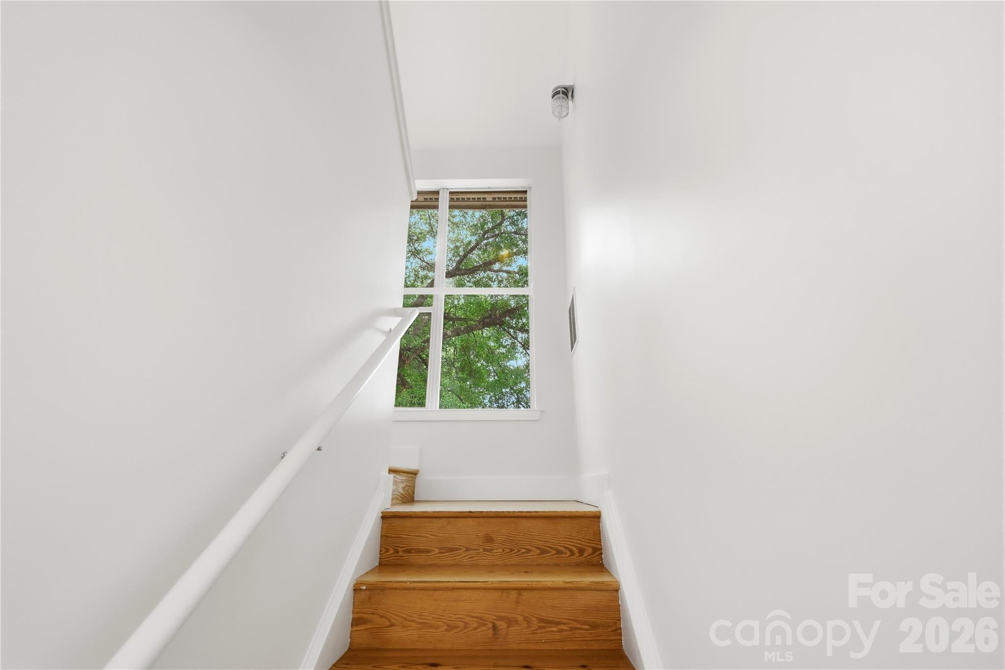 2090 Atherton Heights Lane Property Photo 12