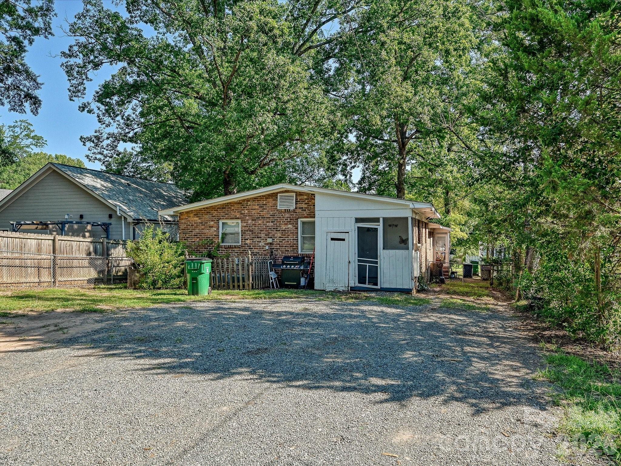305 Keswick Avenue Property Photo 7