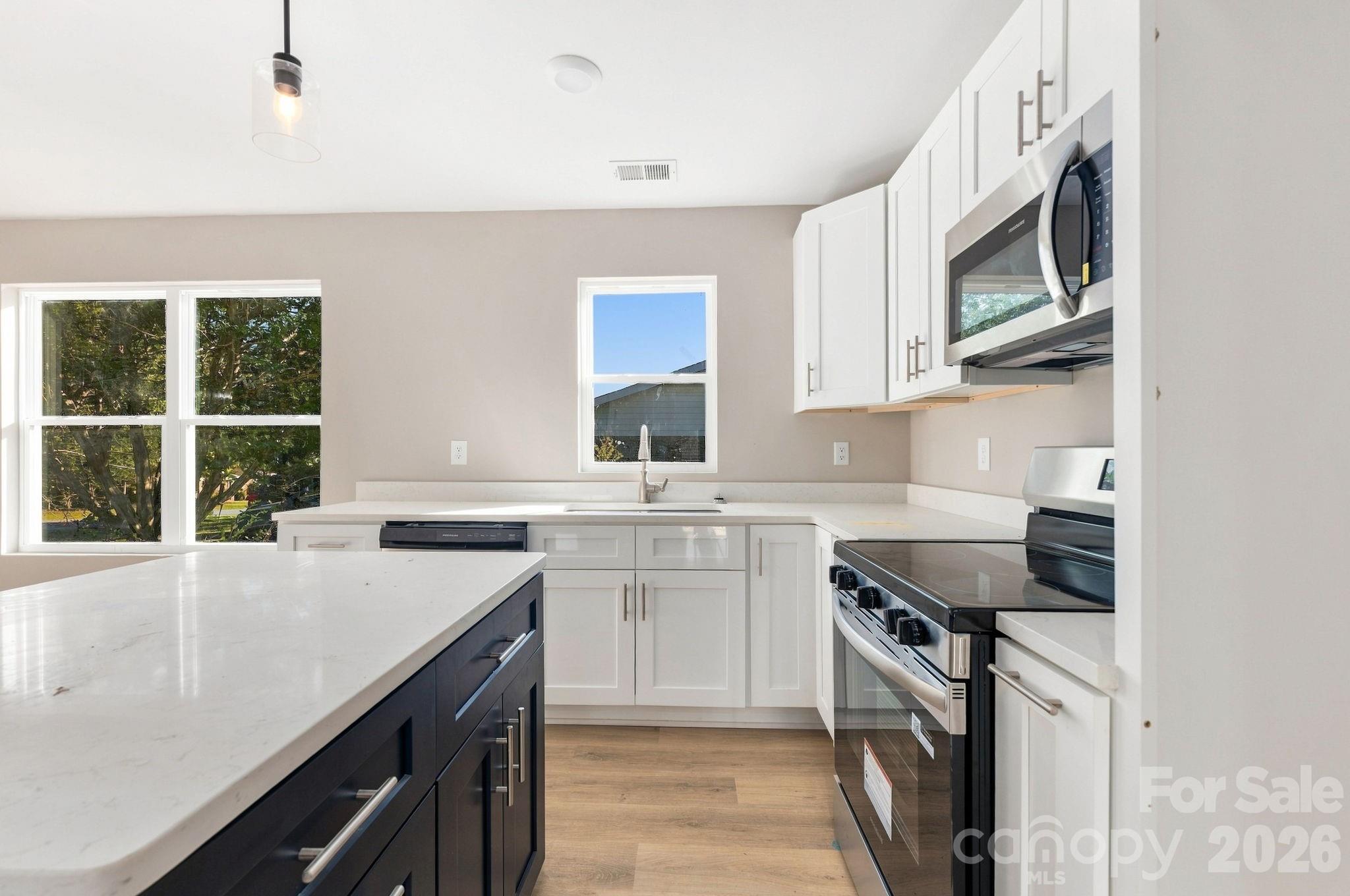 110 Oakhill Street Property Photo 6