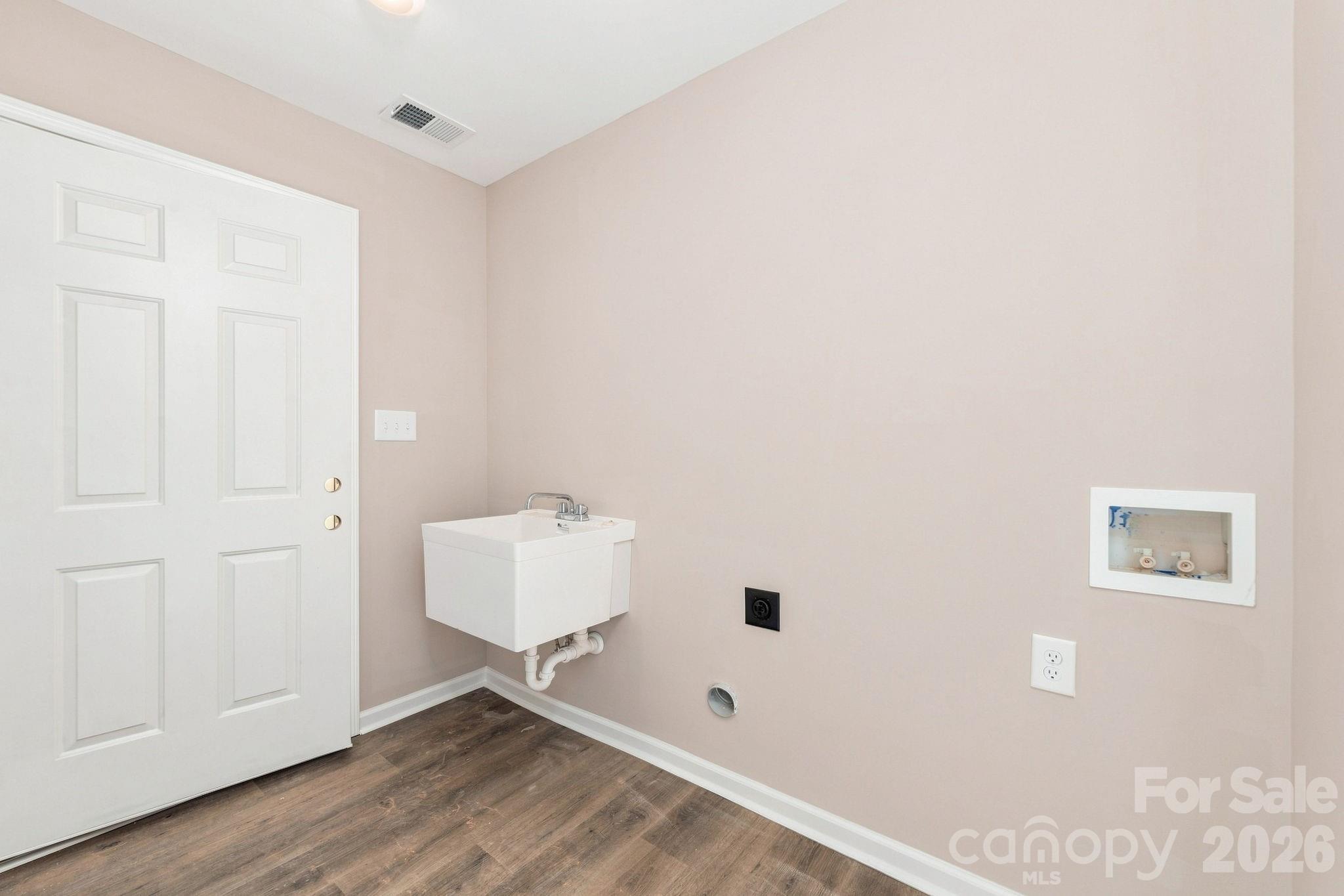 110 Oakhill Street Property Photo 13