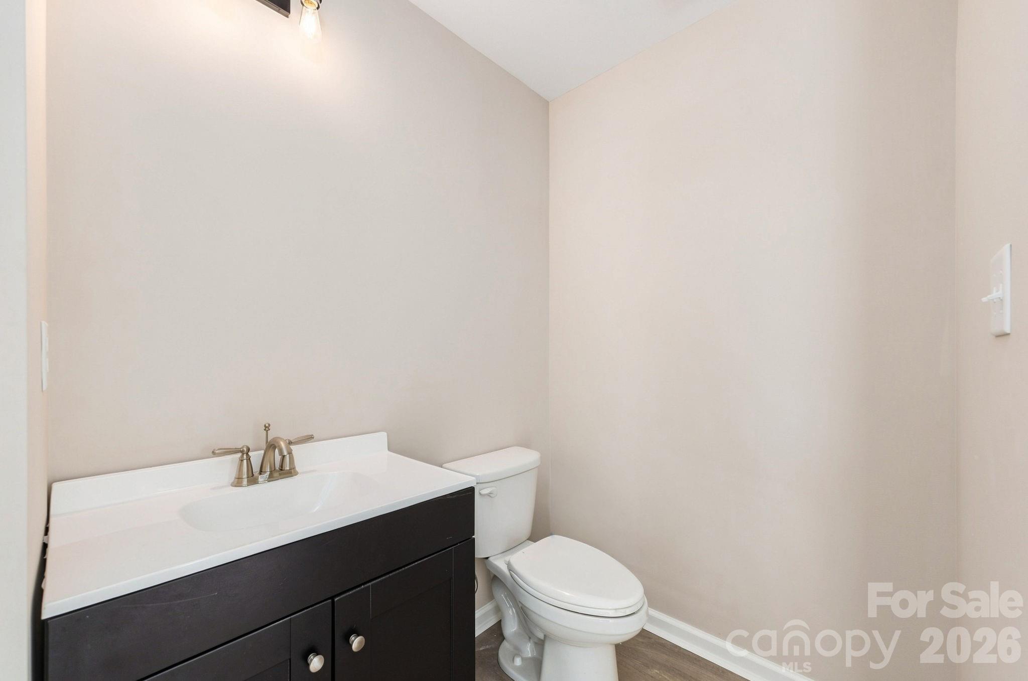 110 Oakhill Street Property Photo 16