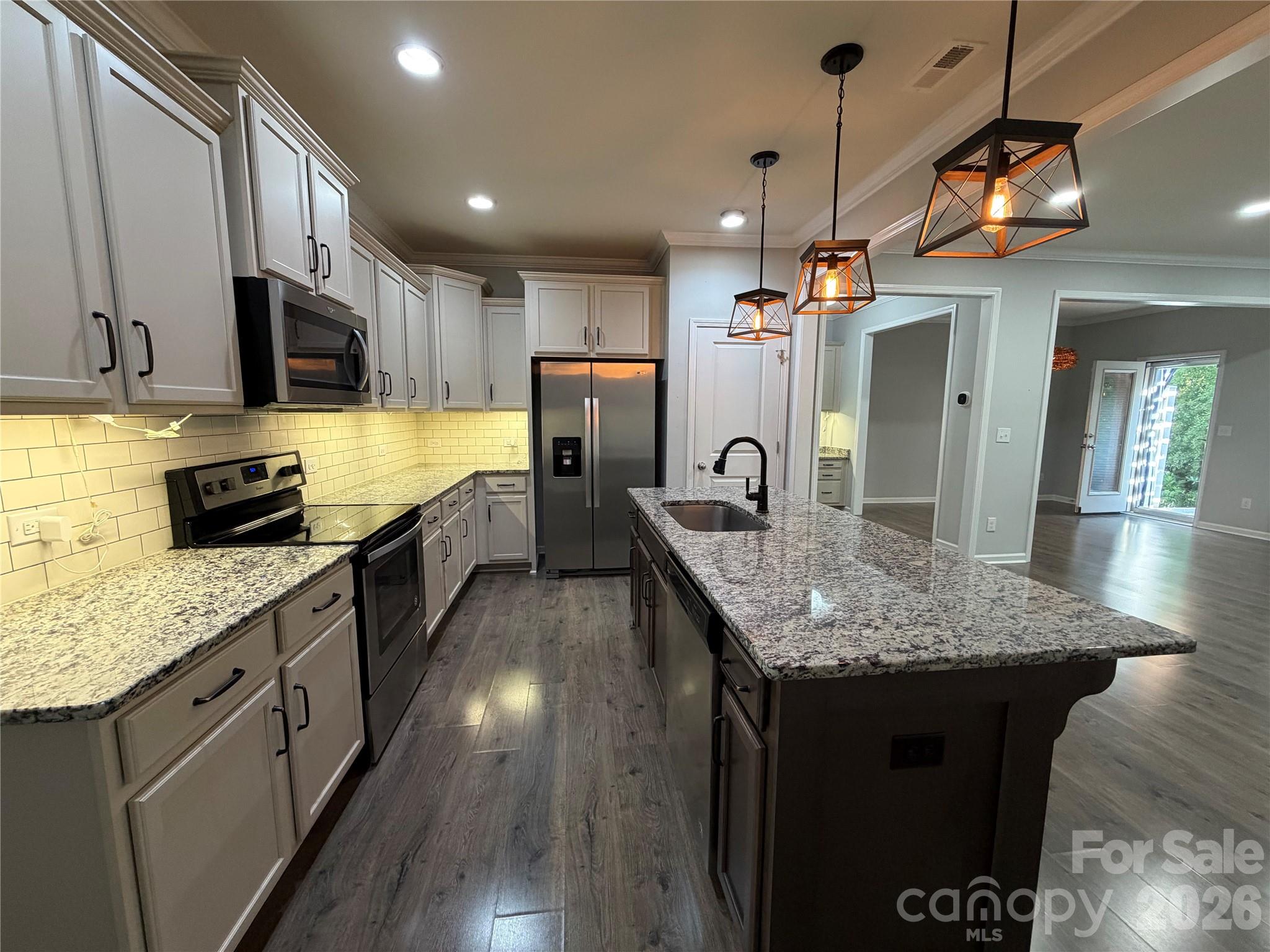 619 Samet Street Property Photo 16
