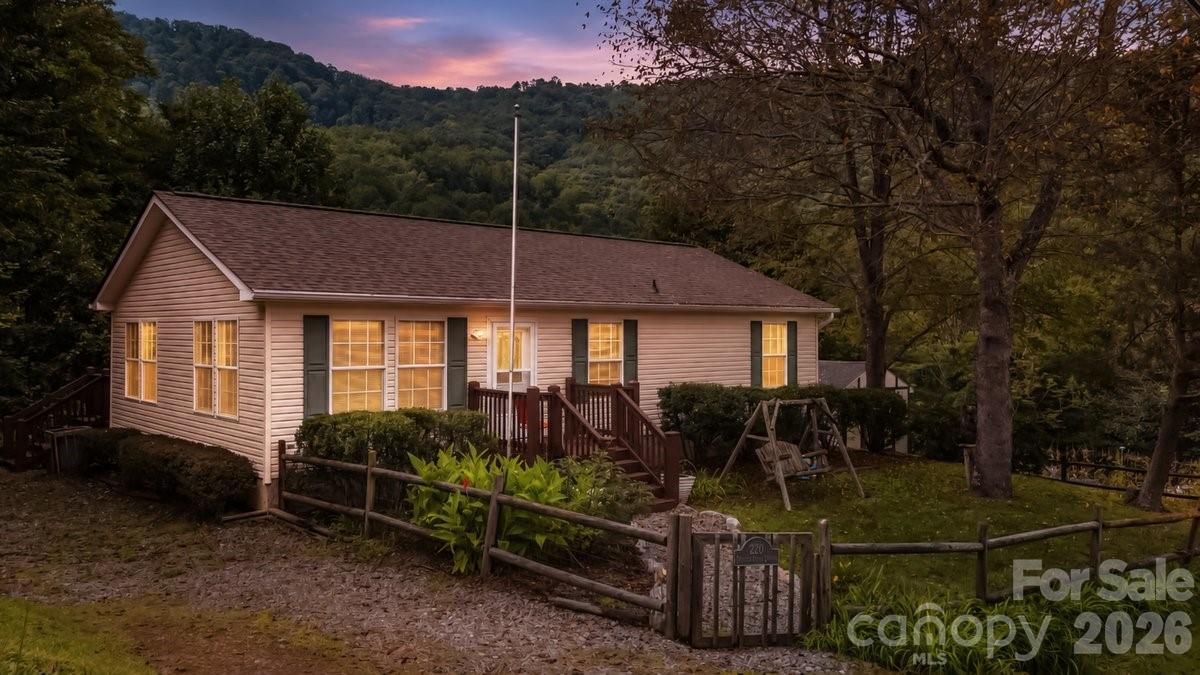 220 Powderhorn Drive Property Photo 1