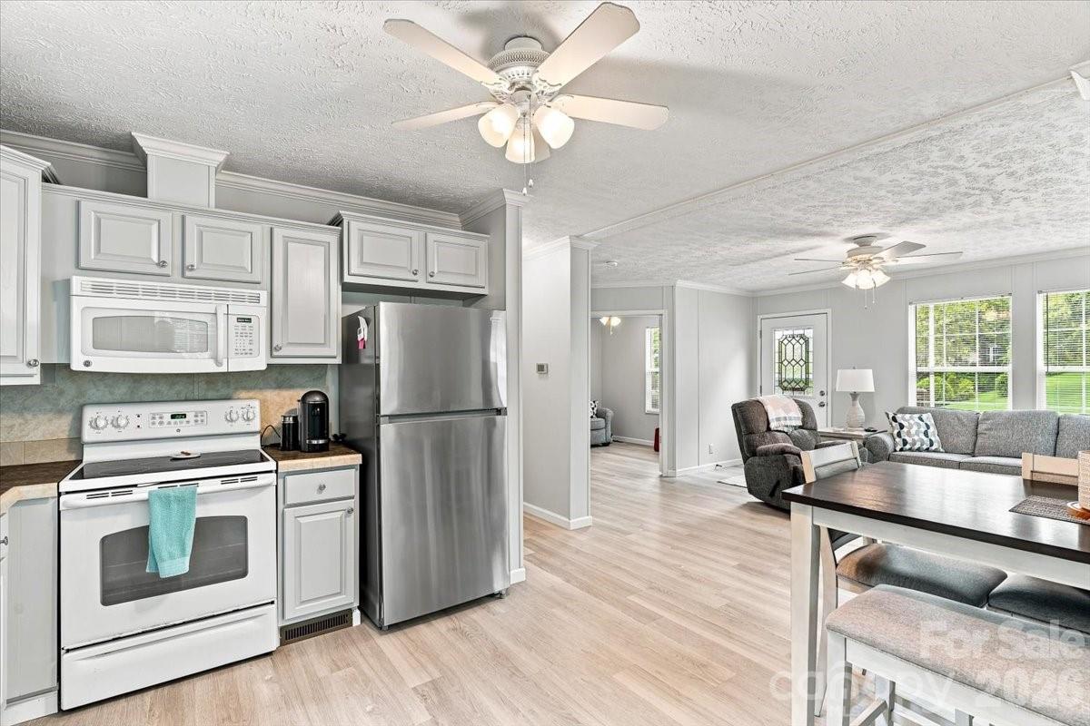 220 Powderhorn Drive Property Photo 11