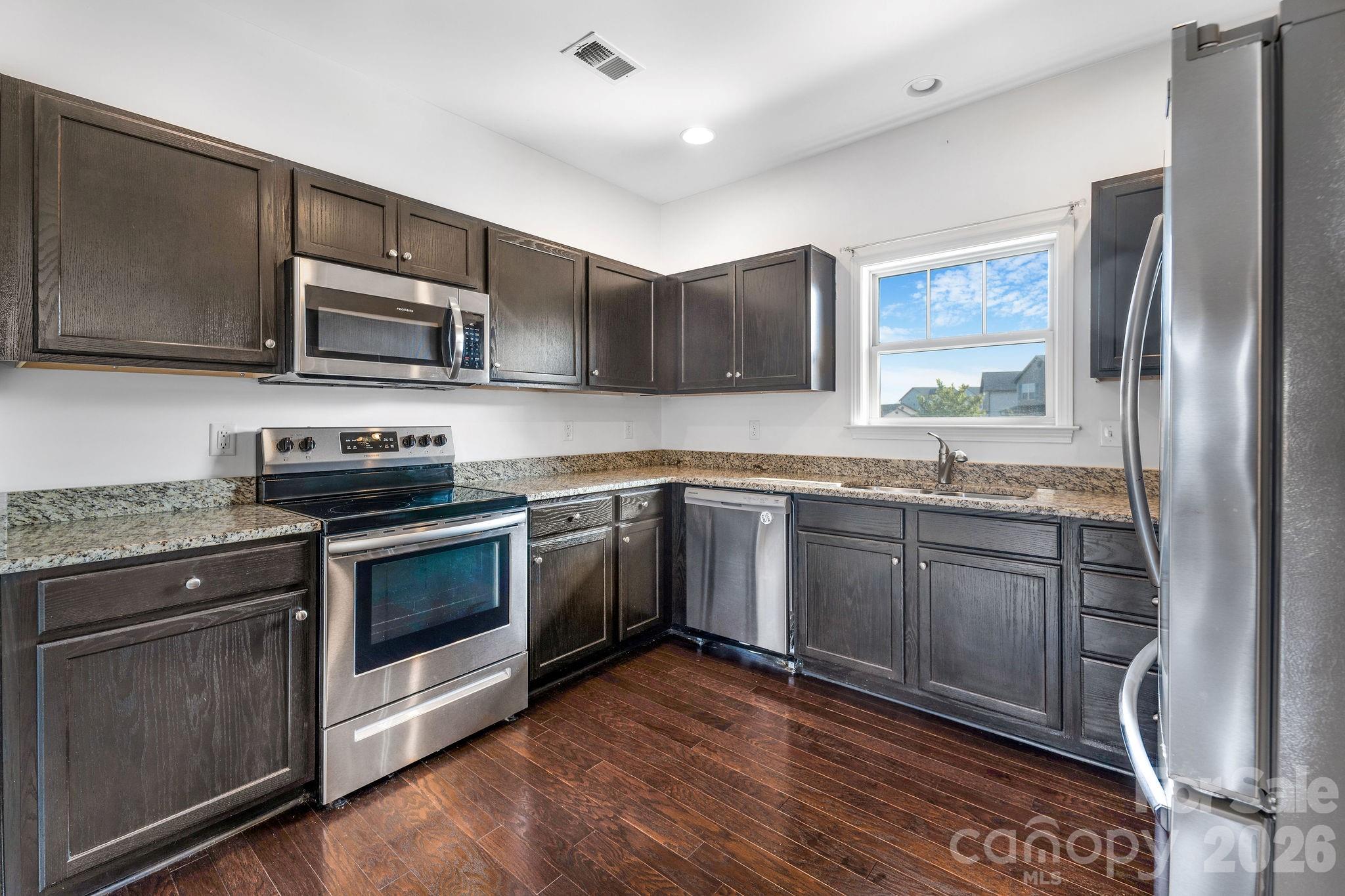 738 Cardwell Lane Property Photo 4