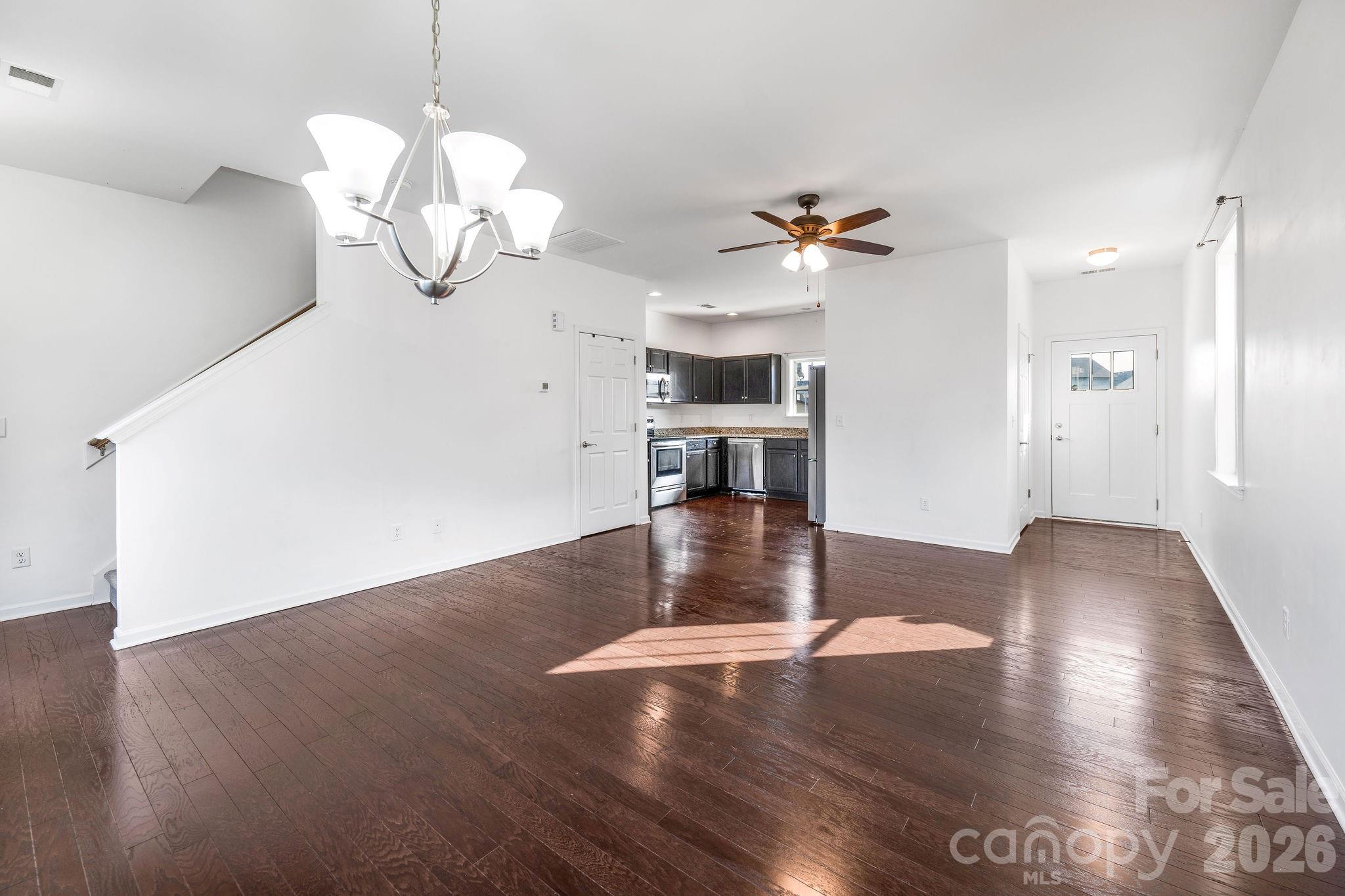 738 Cardwell Lane Property Photo 11