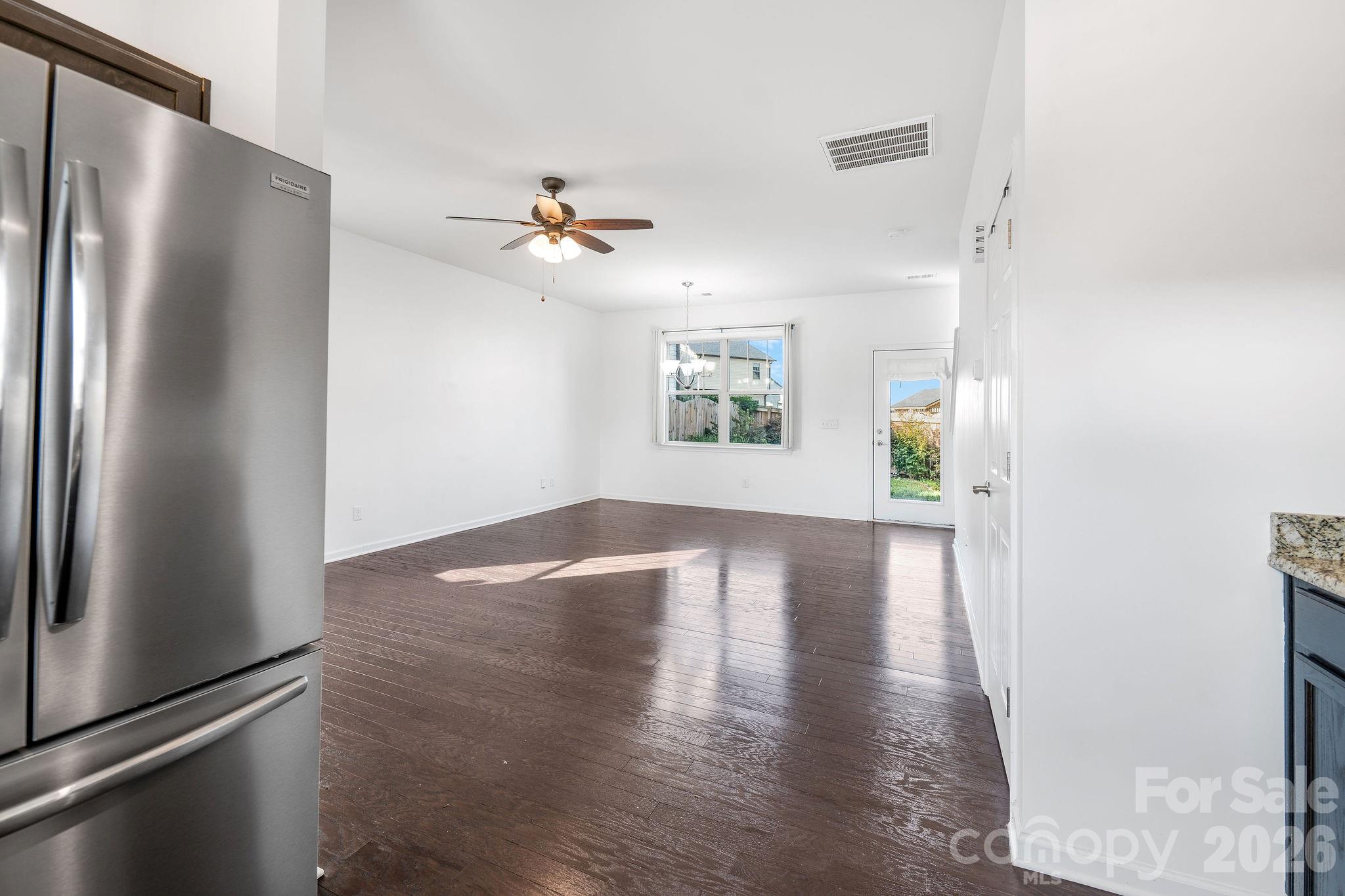 738 Cardwell Lane Property Photo 15