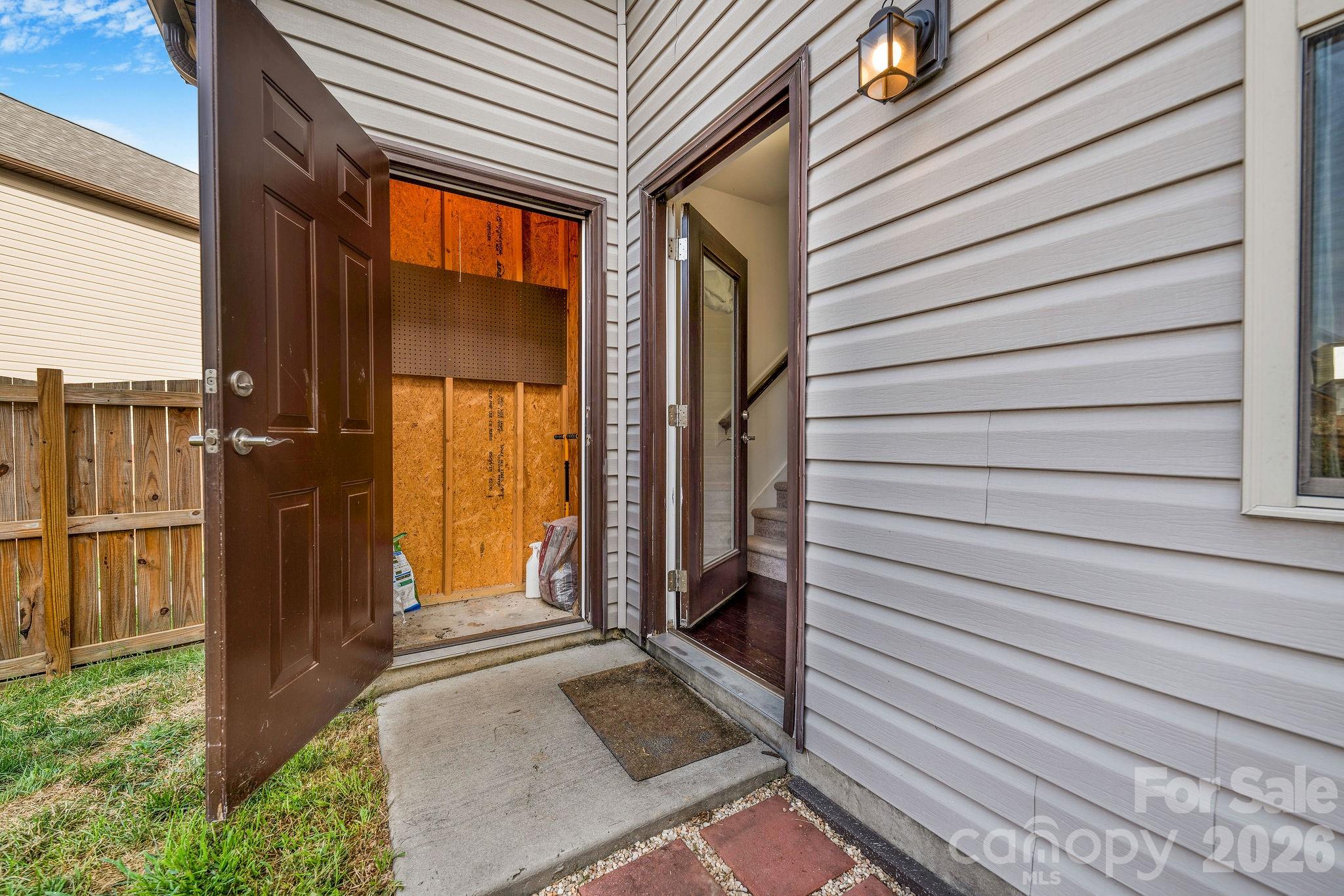 738 Cardwell Lane Property Photo 28