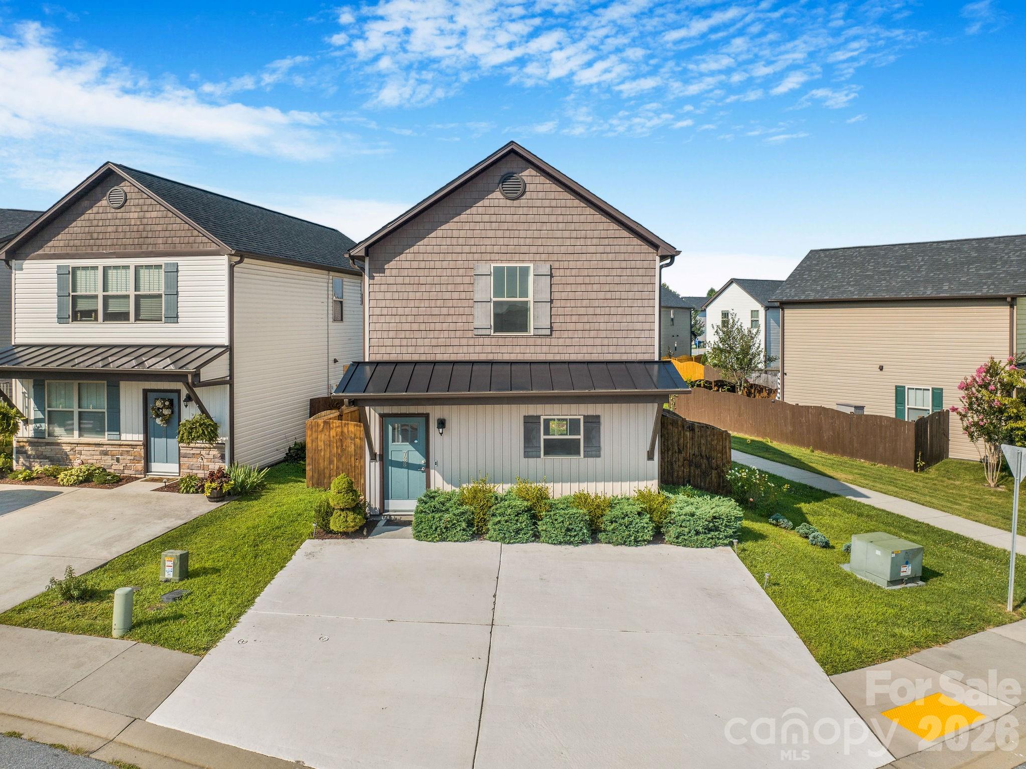 738 Cardwell Lane Property Photo 32