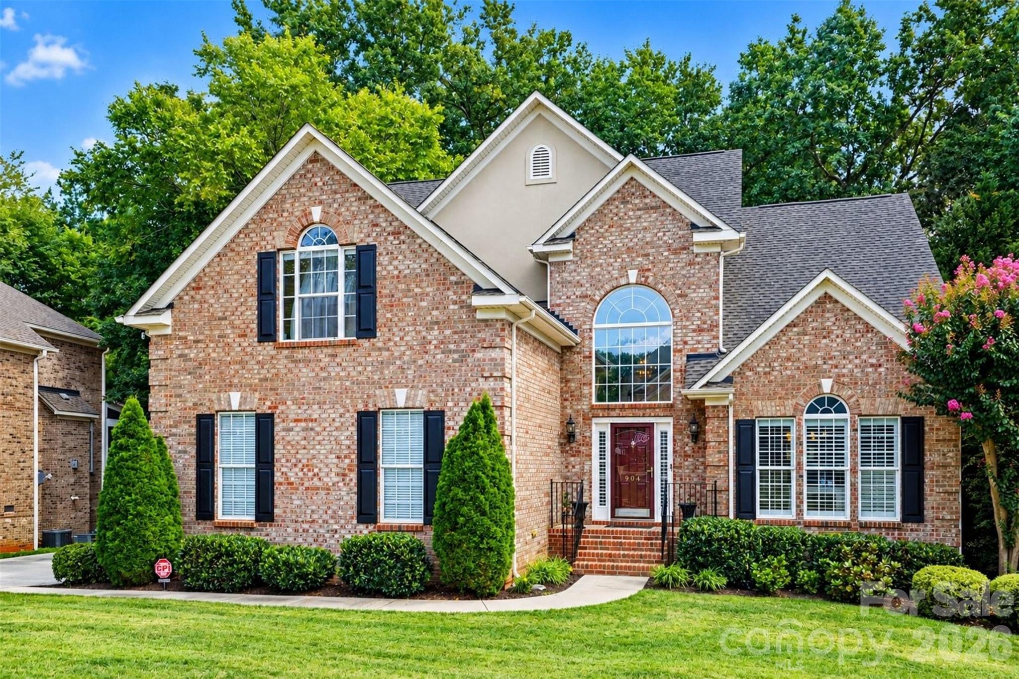904 Carisbrooke Lane Property Photo 1