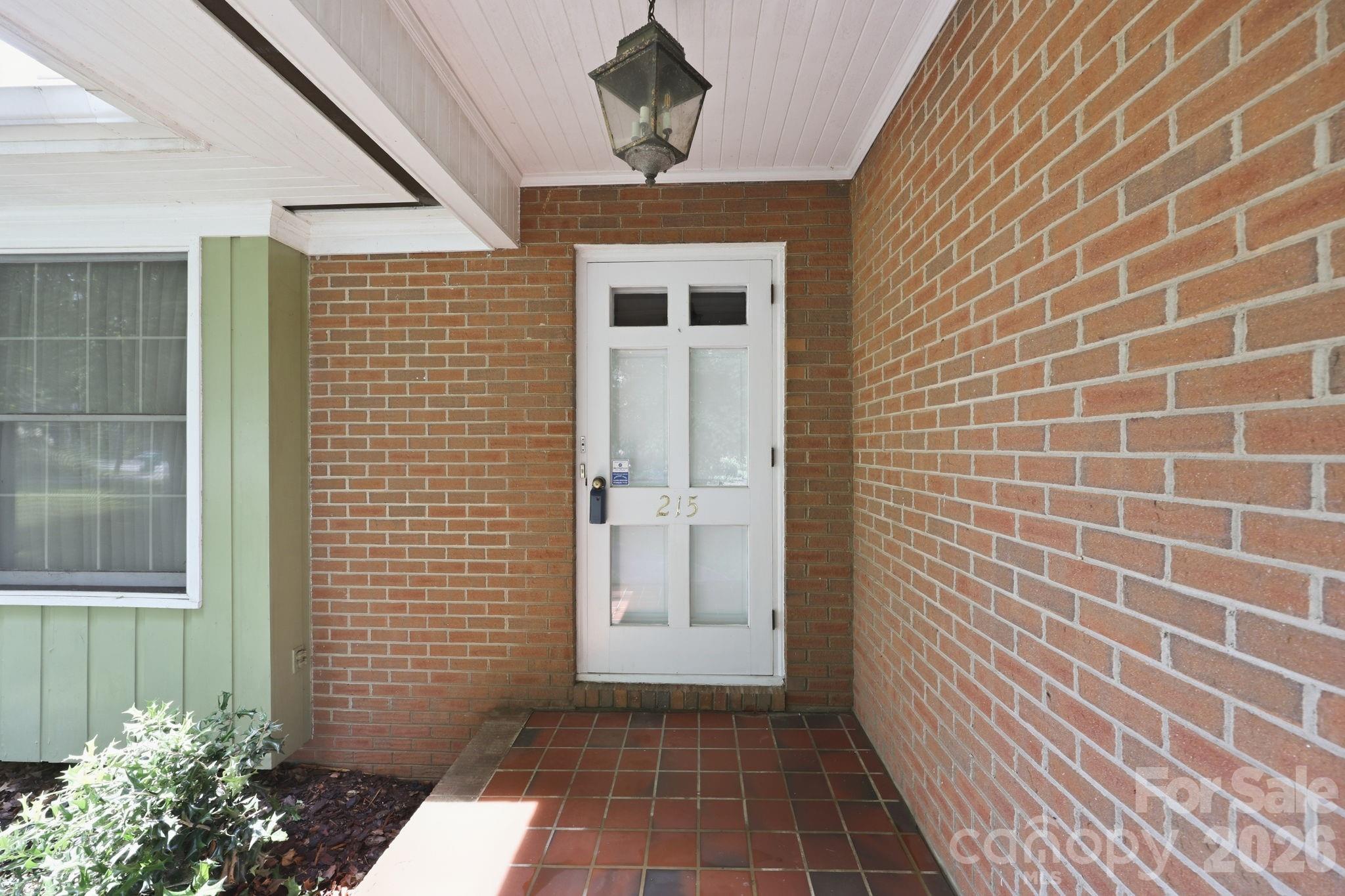 215 E Park Avenue Property Photo 13