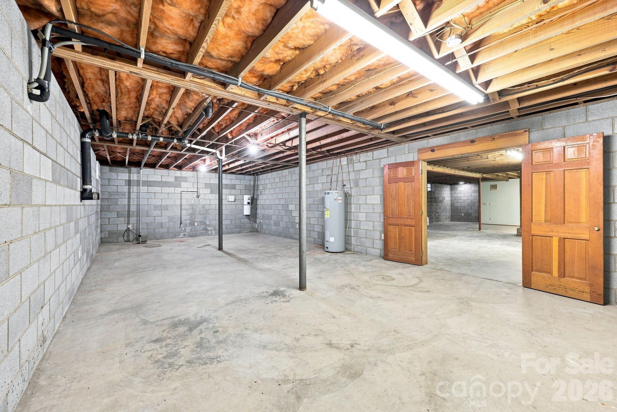 215 E Park Avenue Property Photo 41