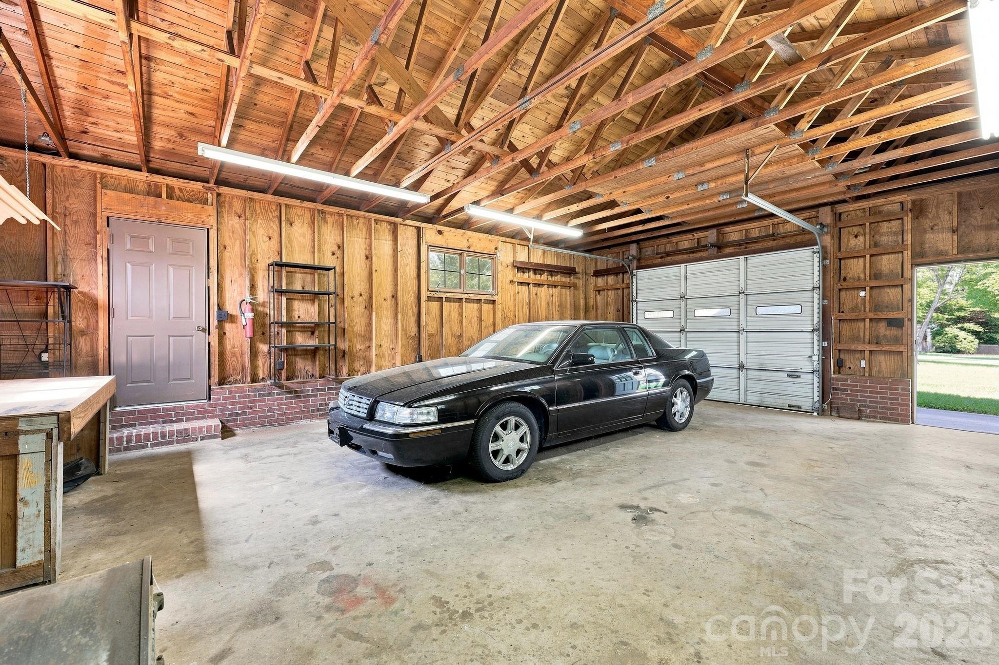 215 E Park Avenue Property Photo 45