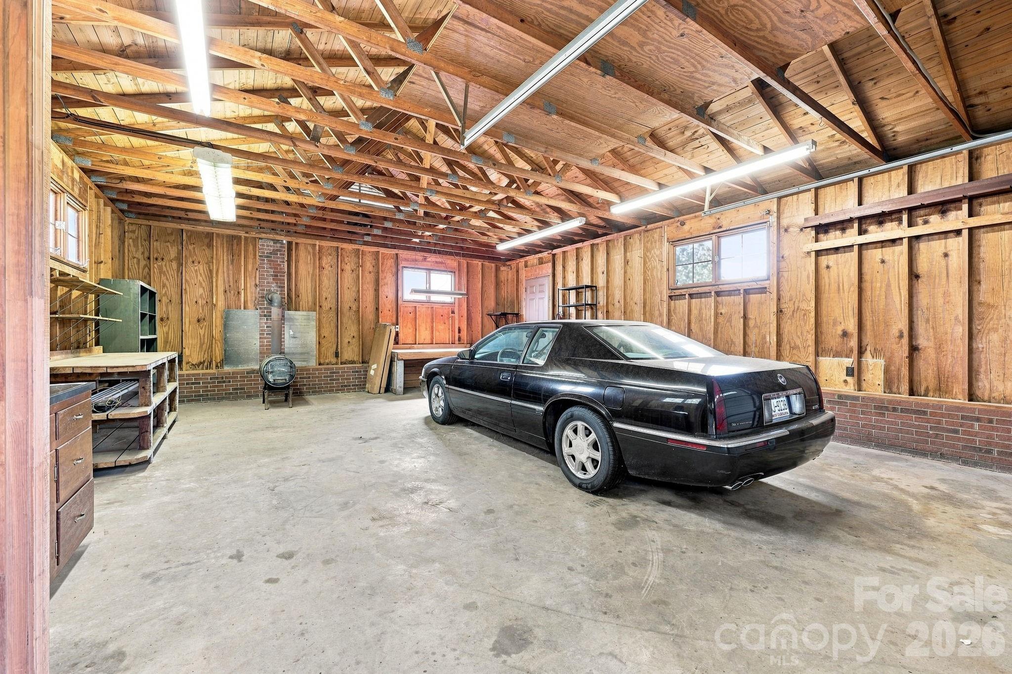 215 E Park Avenue Property Photo 46