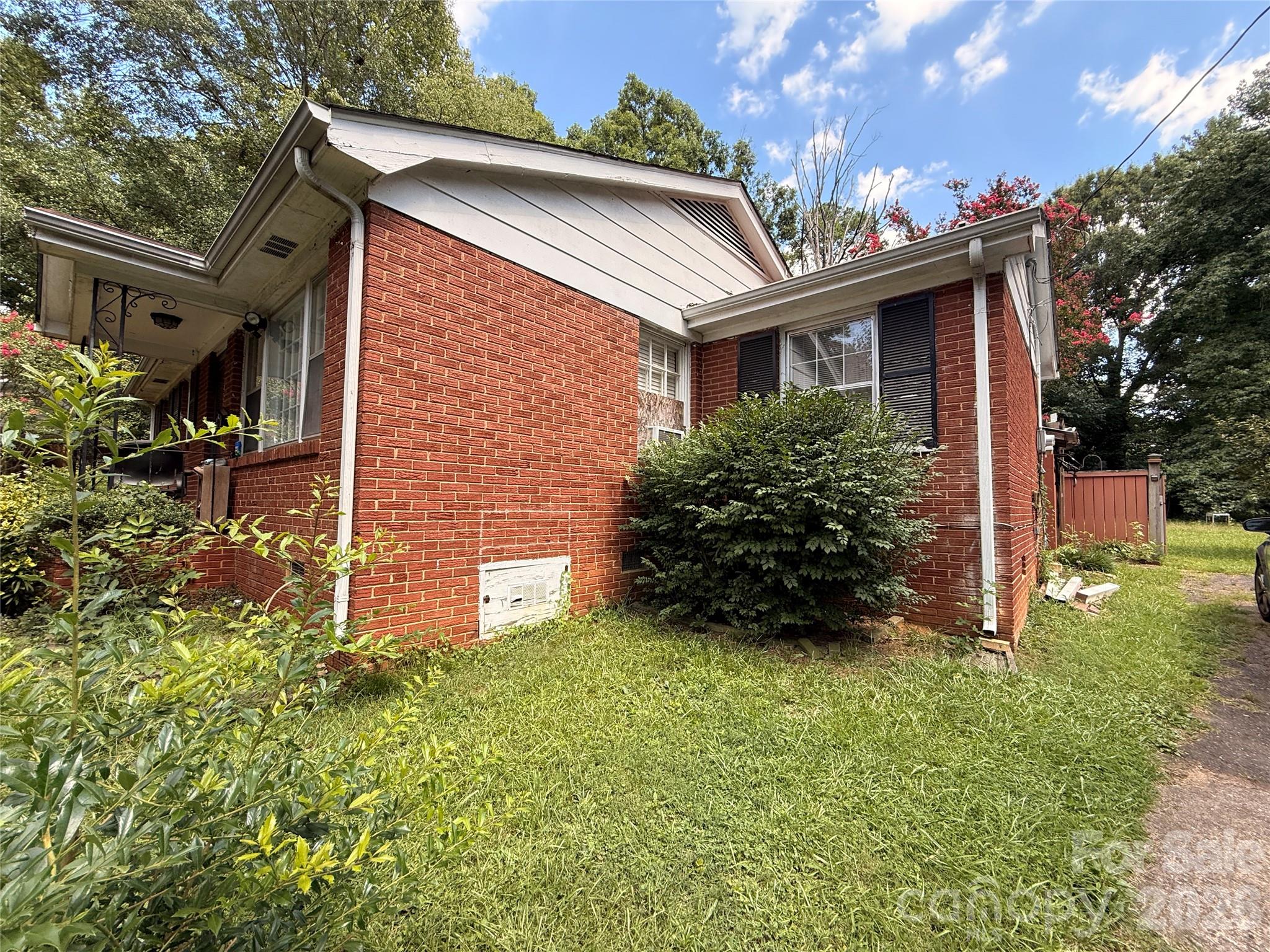 4310 Gillespie Court Property Photo 7