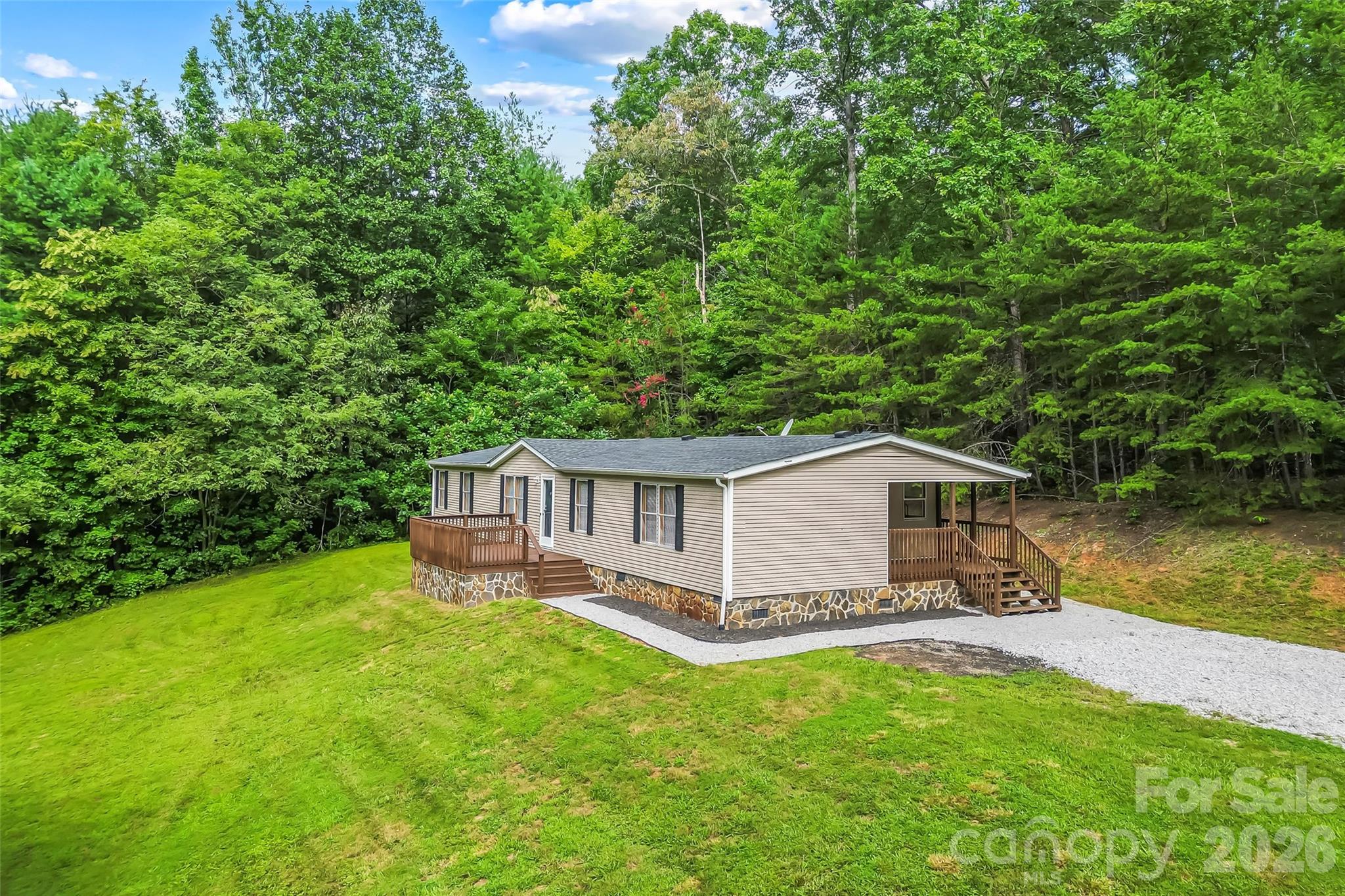 390 Stacy Hollow Drive Property Photo 1