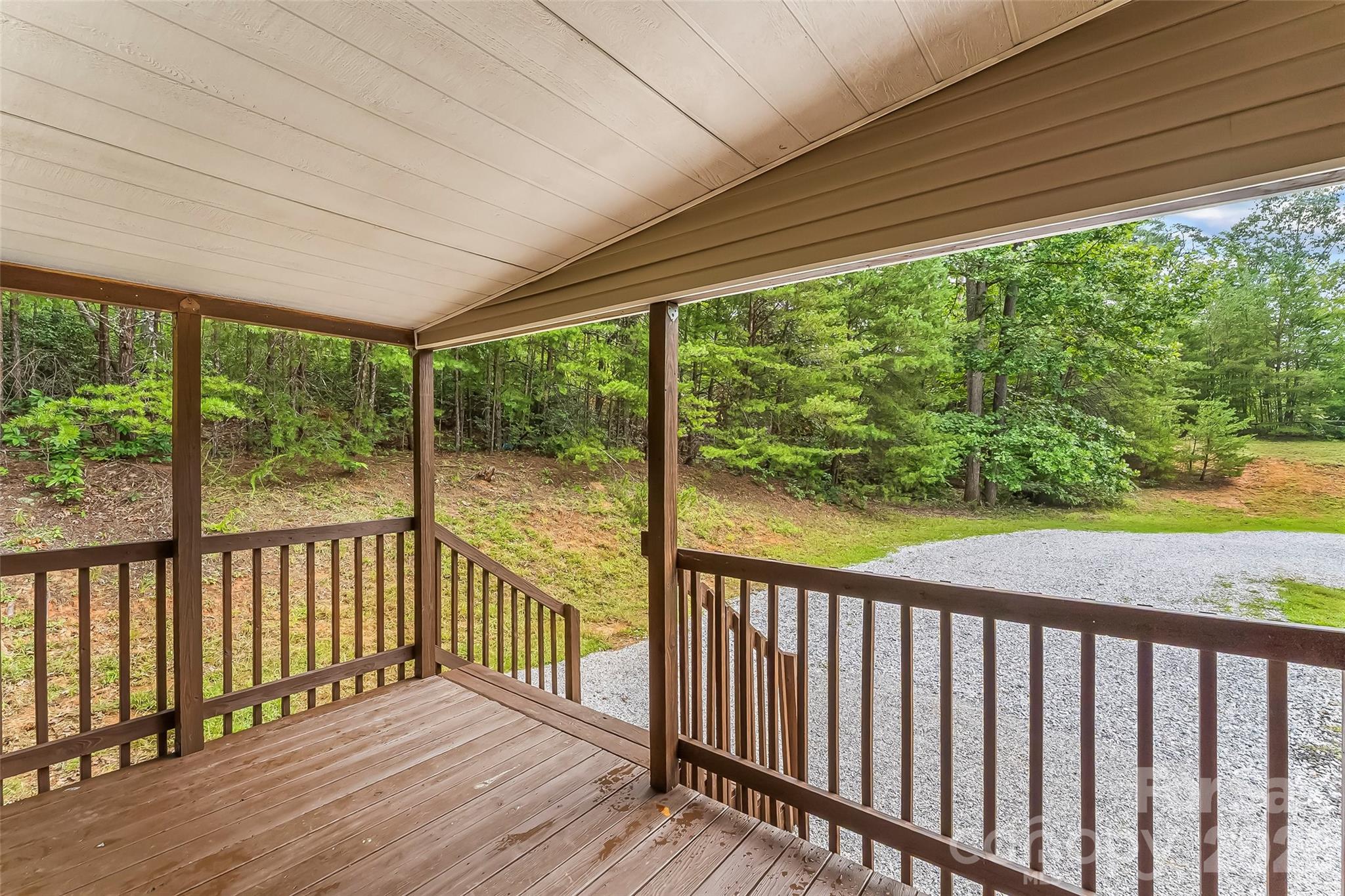390 Stacy Hollow Drive Property Photo 3