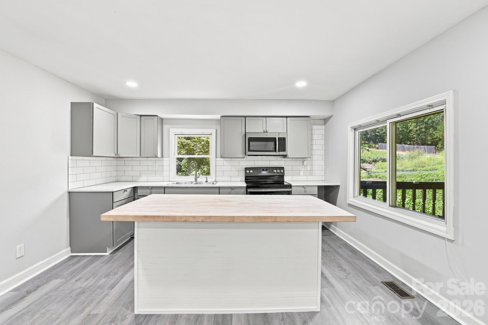 3028 Playmore Beach Road Property Photo 15
