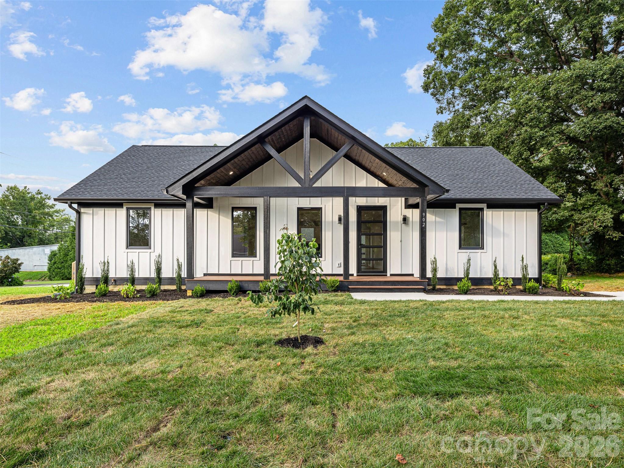 902 Narva Road Property Photo 2