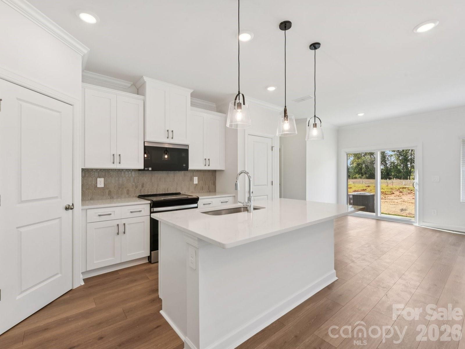 504 Markridge Loop Property Photo 2