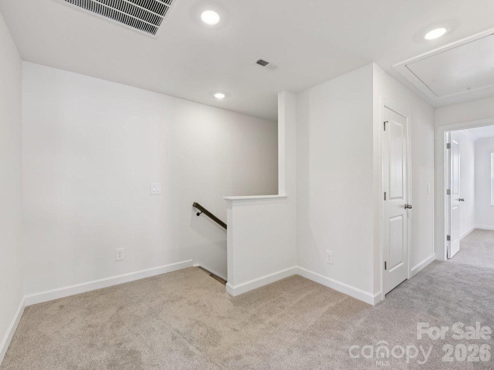 504 Markridge Loop Property Photo 7