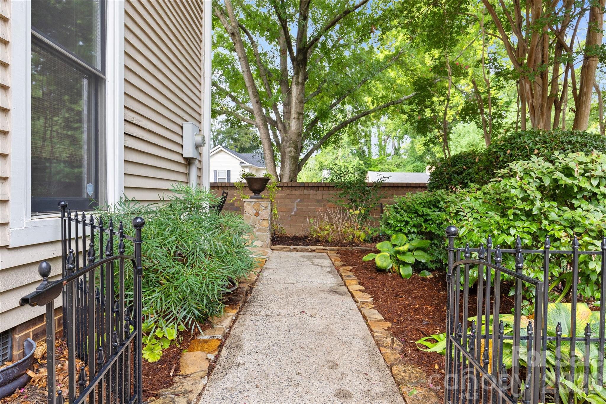512 Olmsted Park Place Property Photo 34