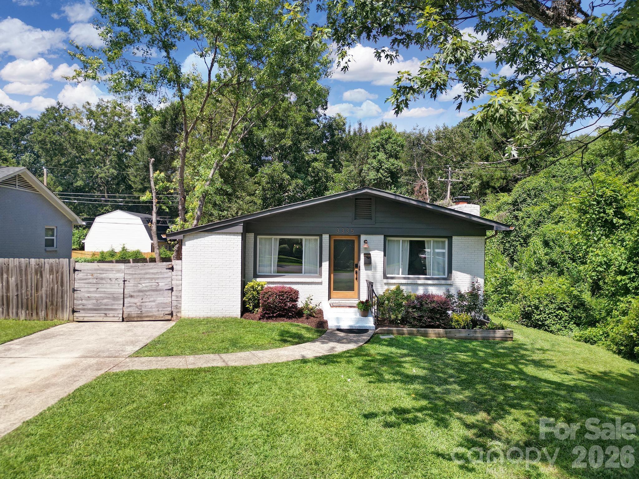 3335 Dunaire Drive Property Photo 1
