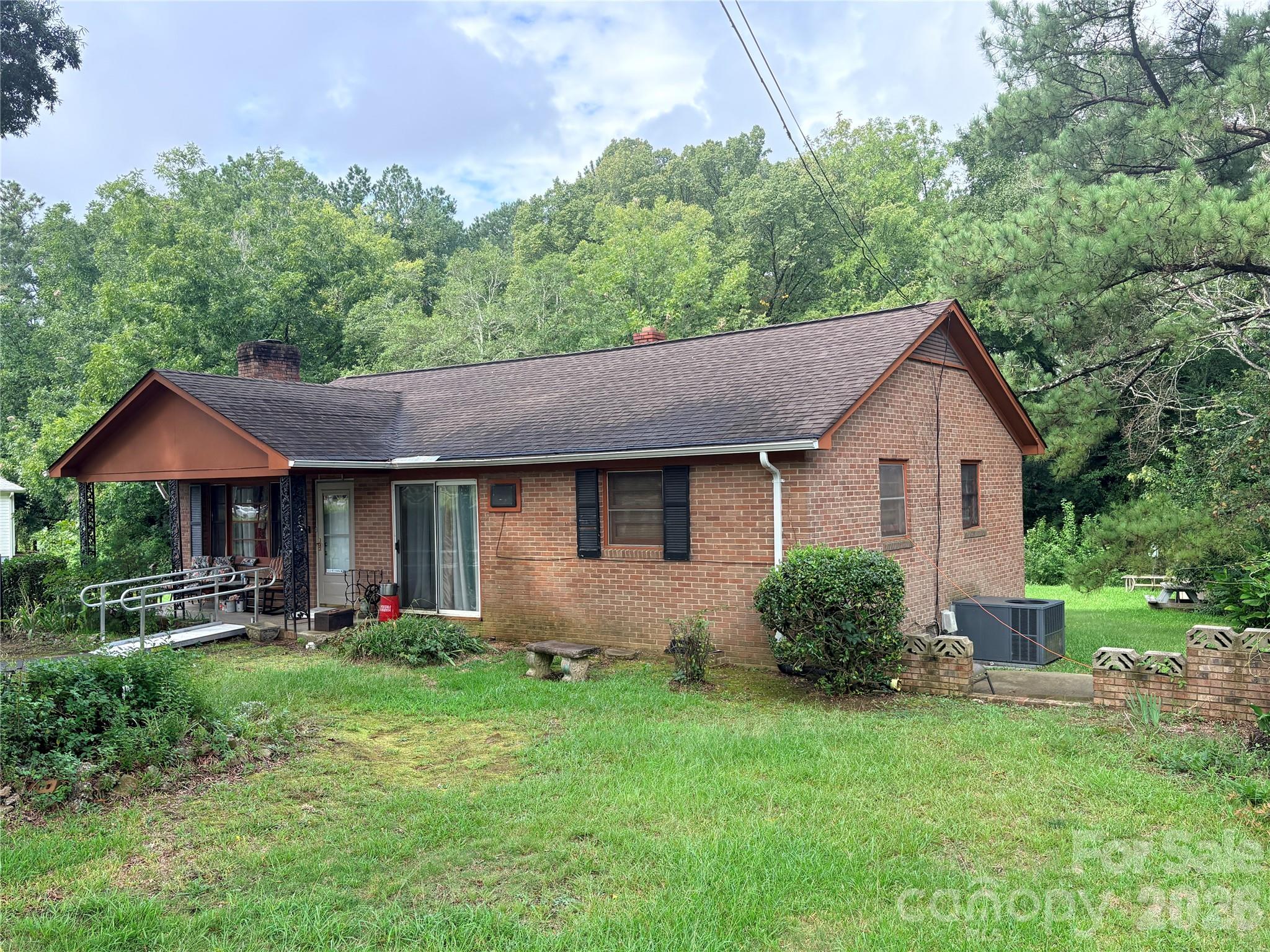420 Hampton Road Property Photo 3