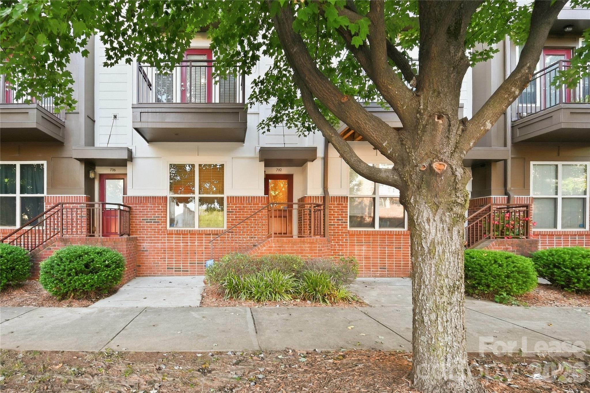 732 Seigle Point Drive Property Photo 11