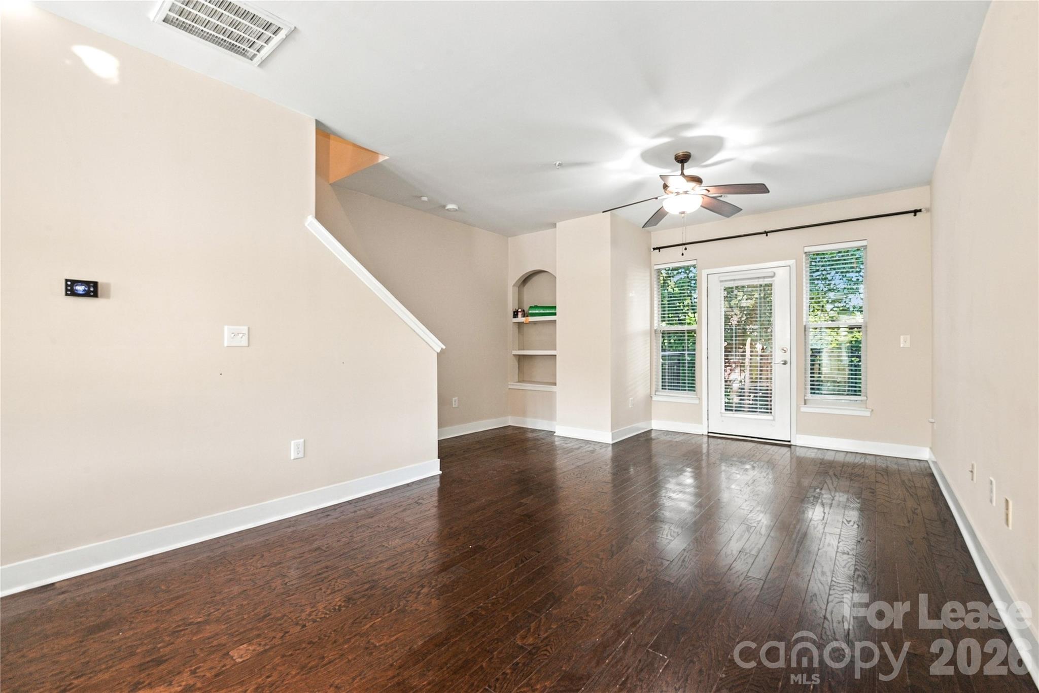 732 Seigle Point Drive Property Photo 15
