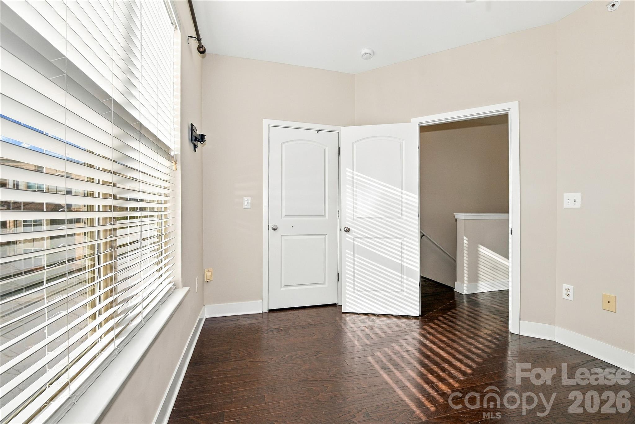 732 Seigle Point Drive Property Photo 20