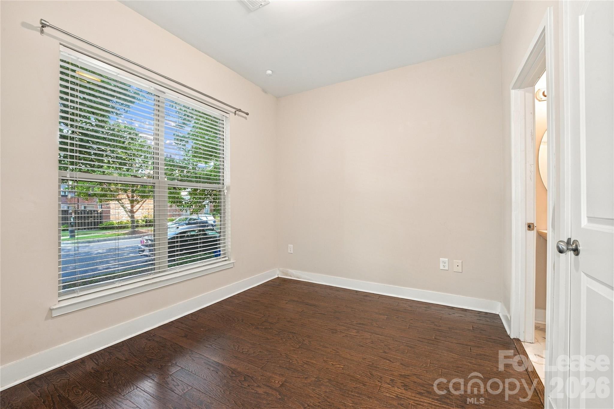 732 Seigle Point Drive Property Photo 24