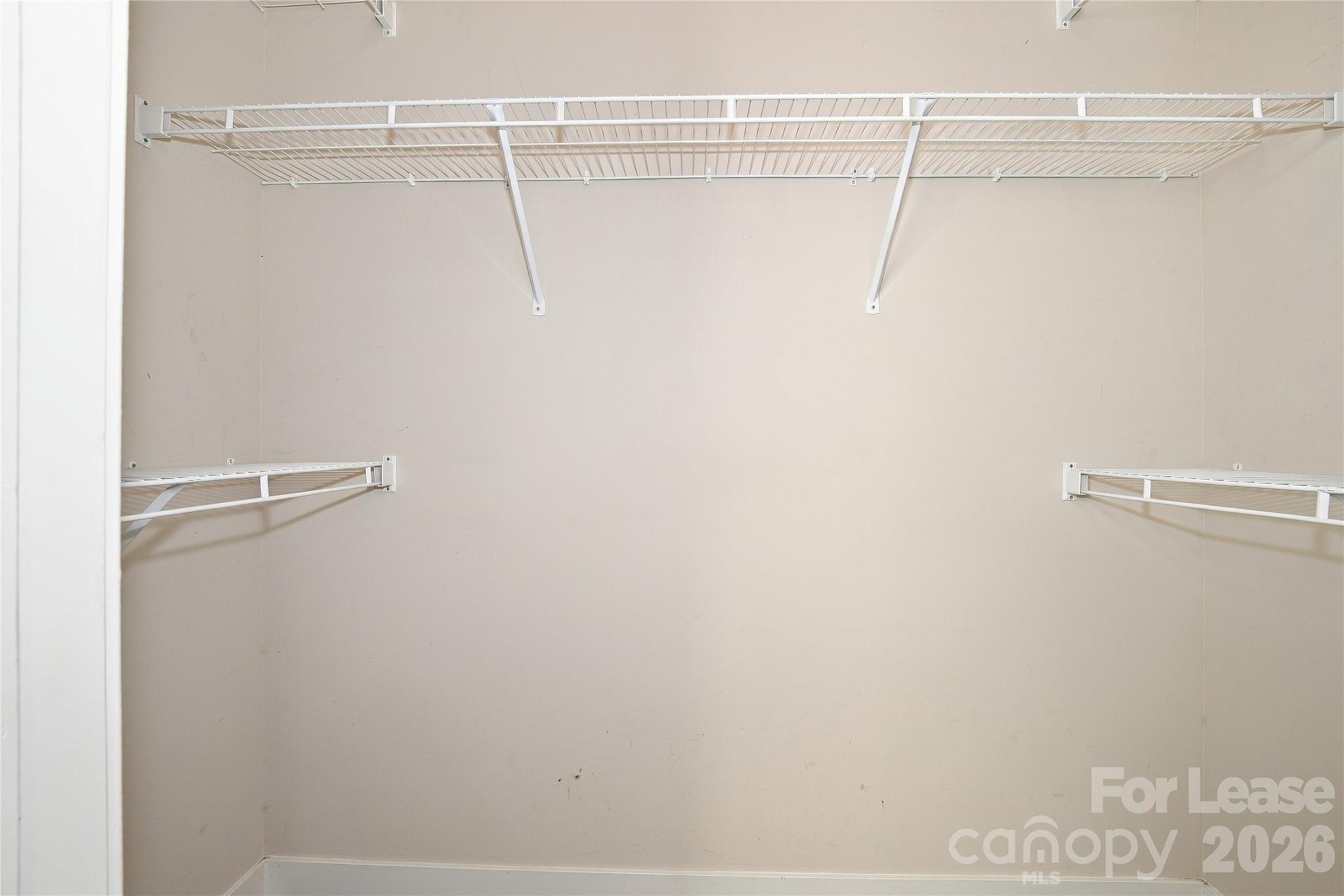 732 Seigle Point Drive Property Photo 28