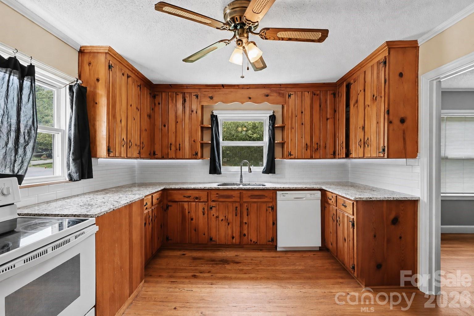2900 Sam Newell Road Property Photo 6