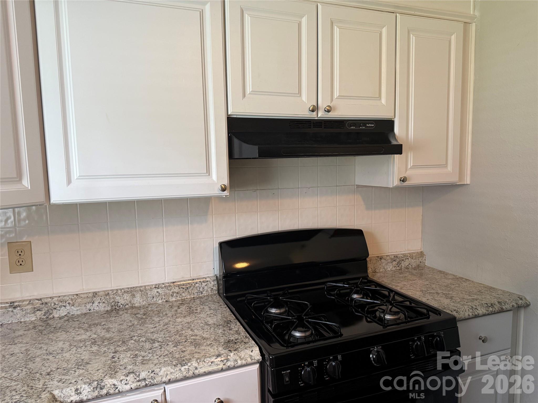 900 Junius Street D Property Photo 2