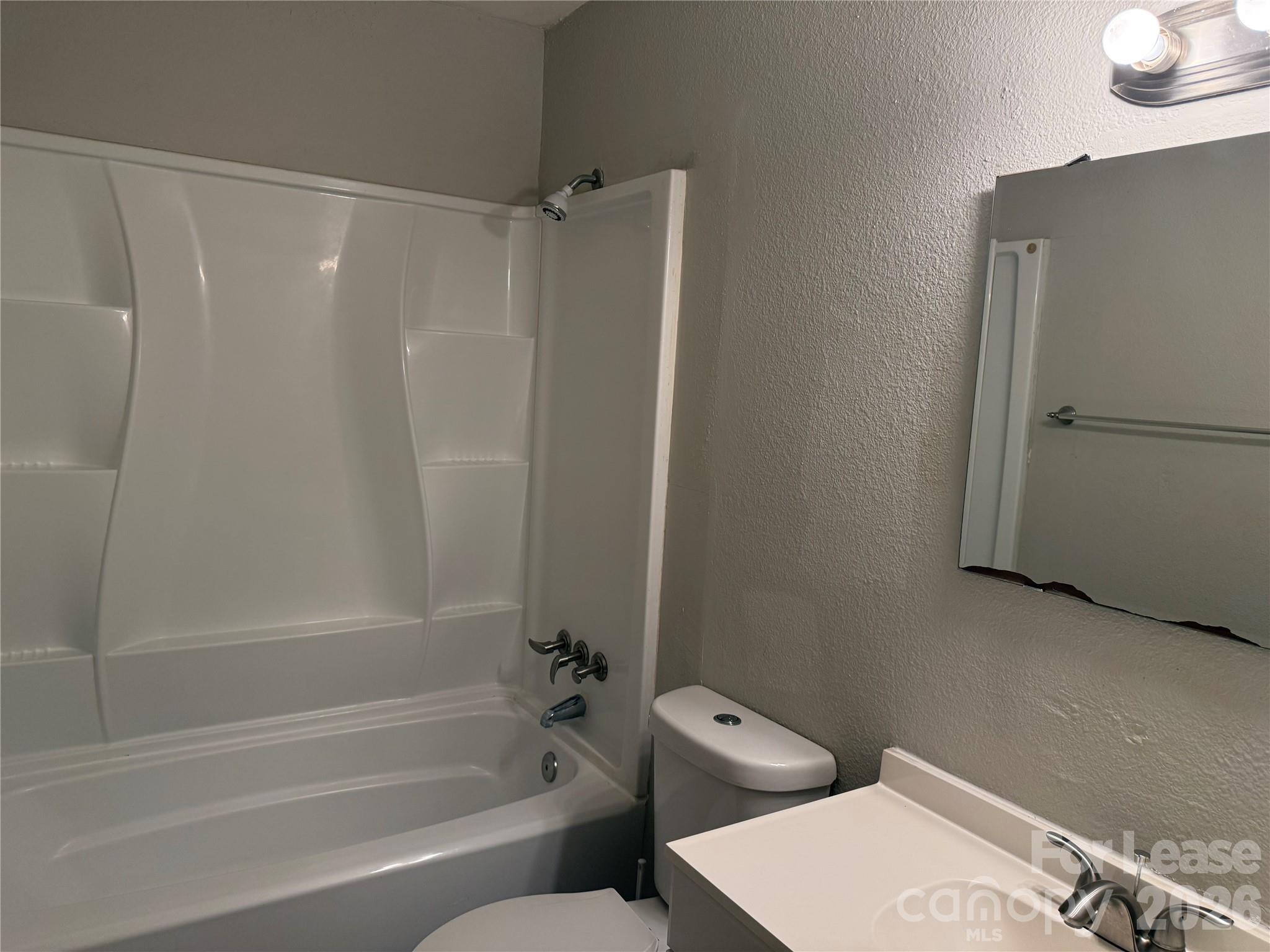 900 Junius Street D Property Photo 11