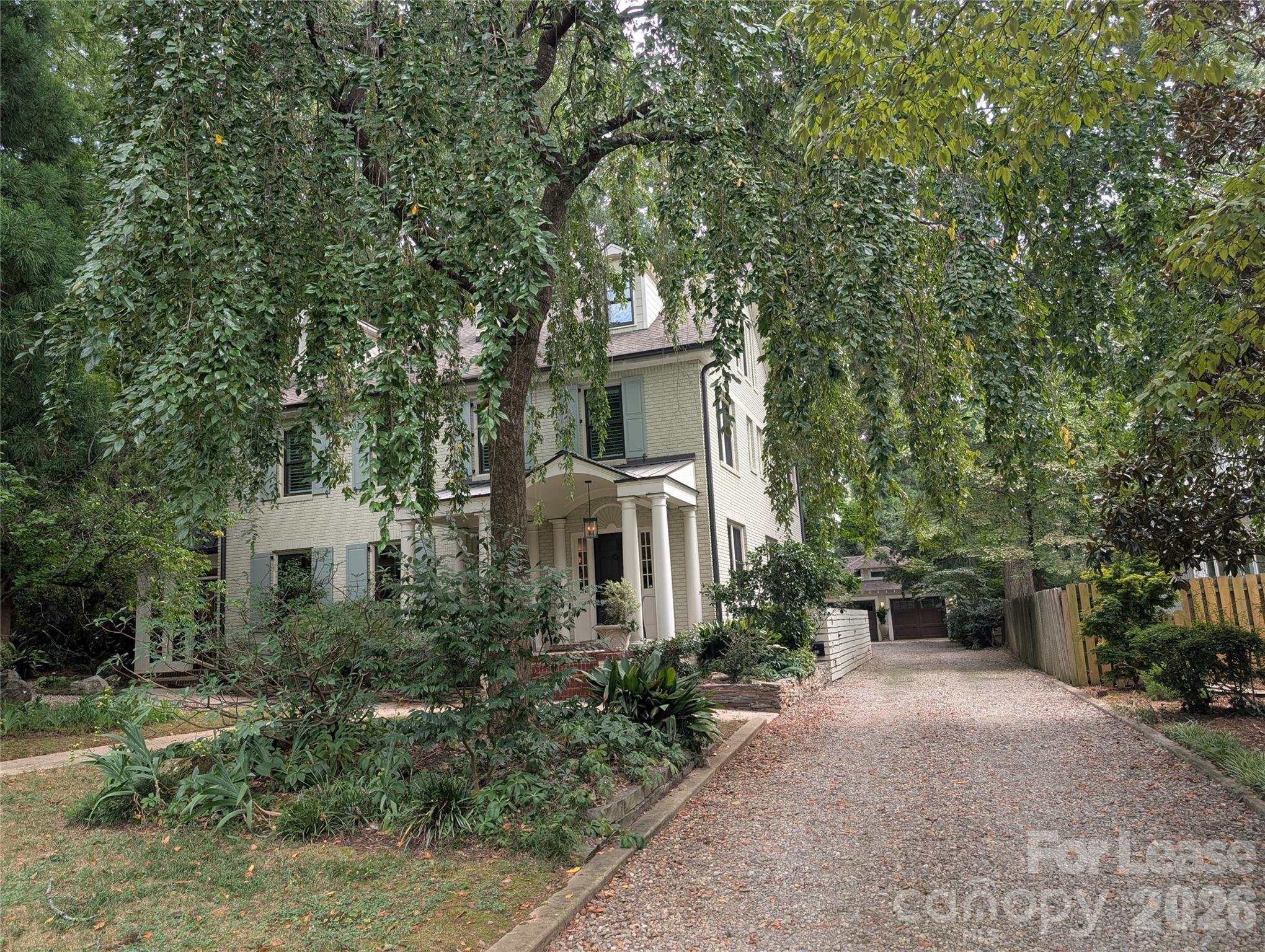 923 Henley Place Property Photo 1