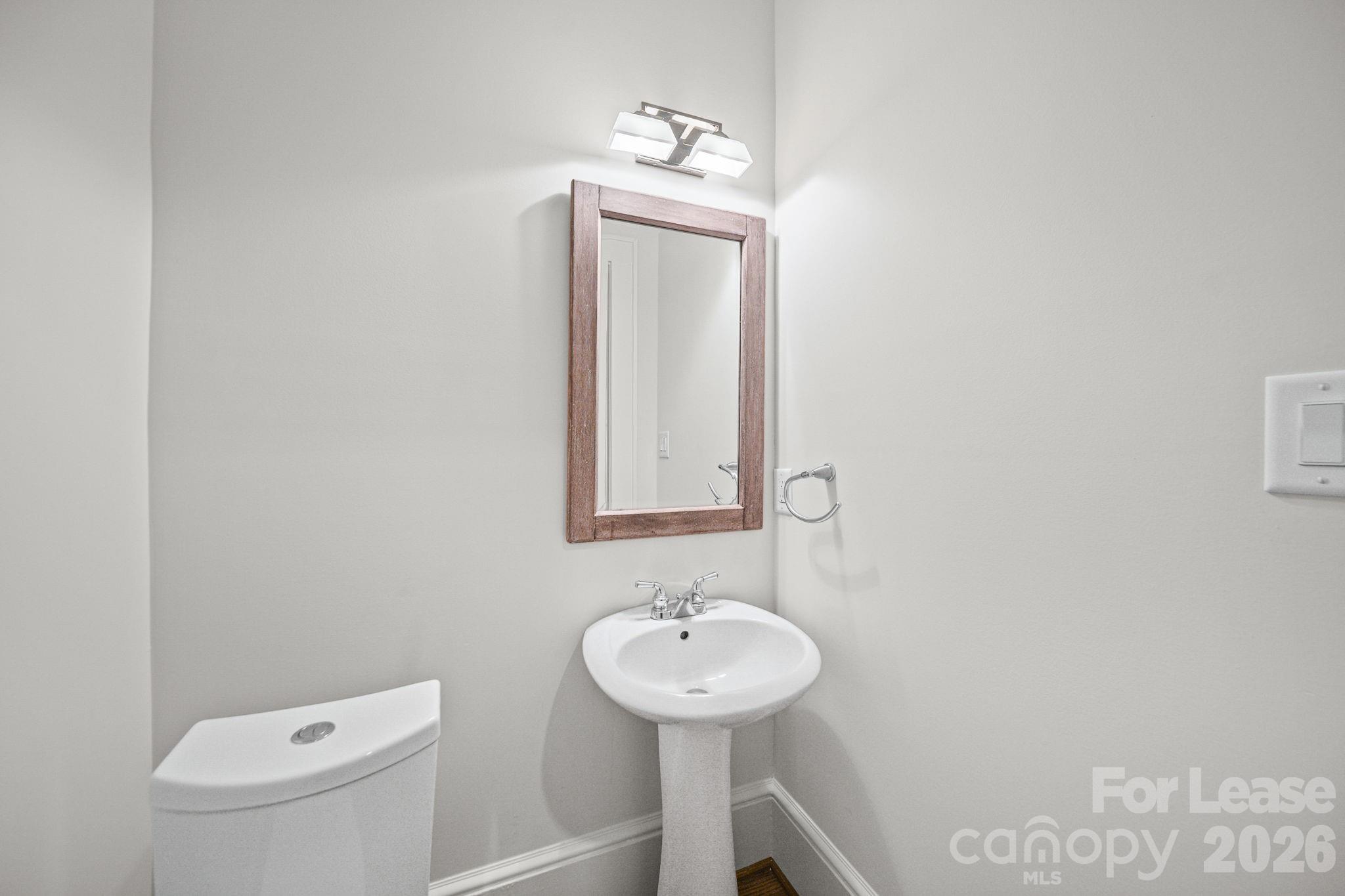 923 Henley Place Property Photo 10
