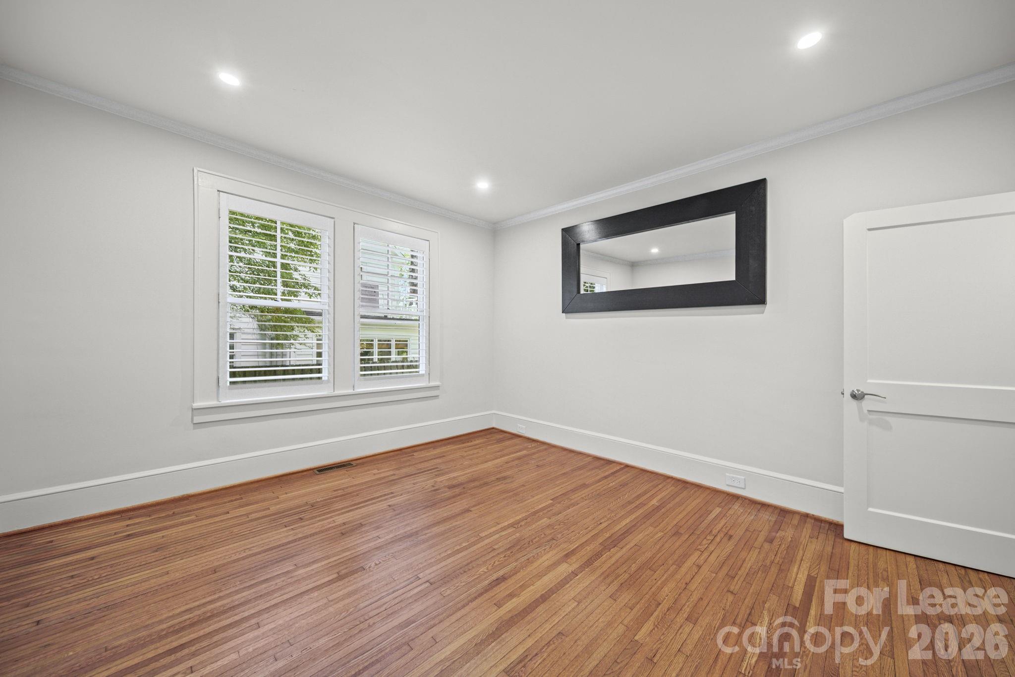 923 Henley Place Property Photo 11