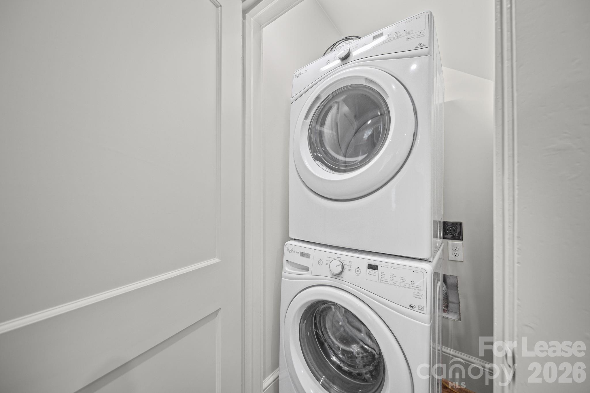 923 Henley Place Property Photo 14