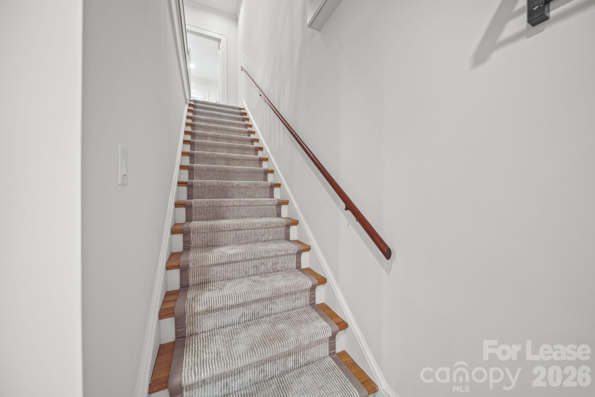 923 Henley Place Property Photo 15
