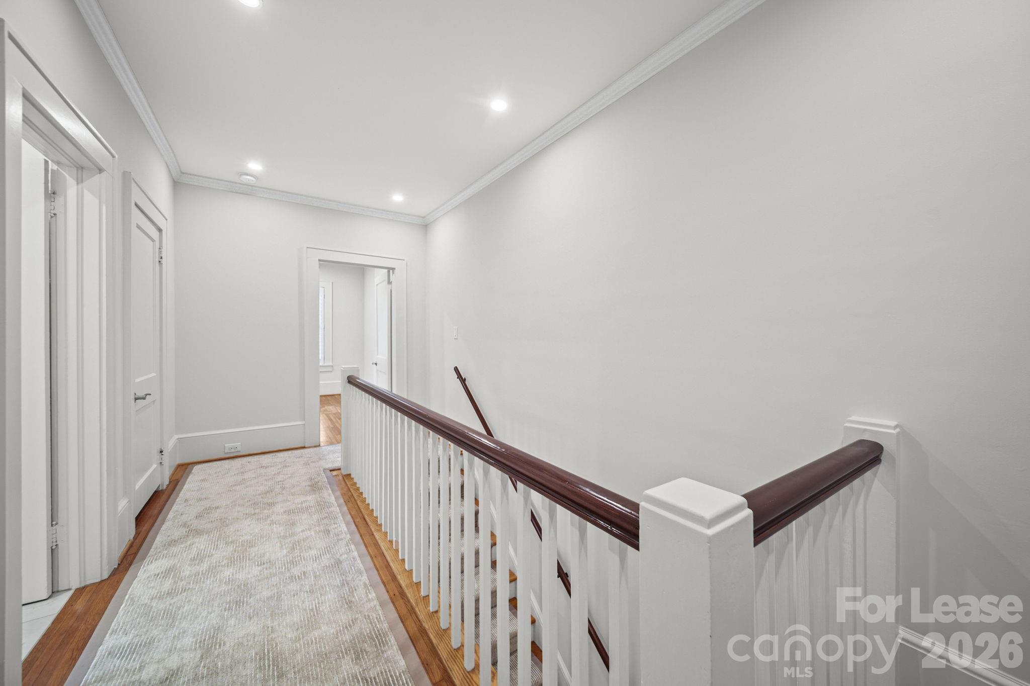923 Henley Place Property Photo 16