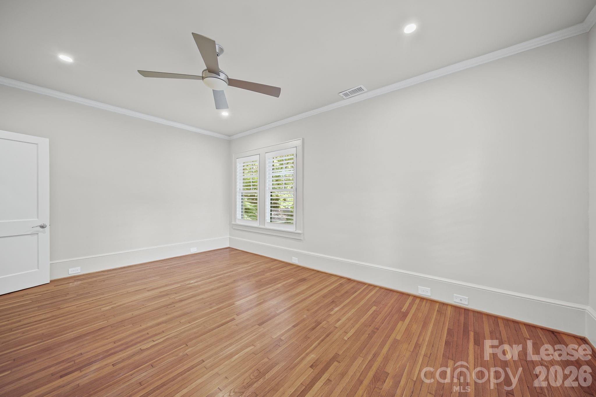 923 Henley Place Property Photo 18